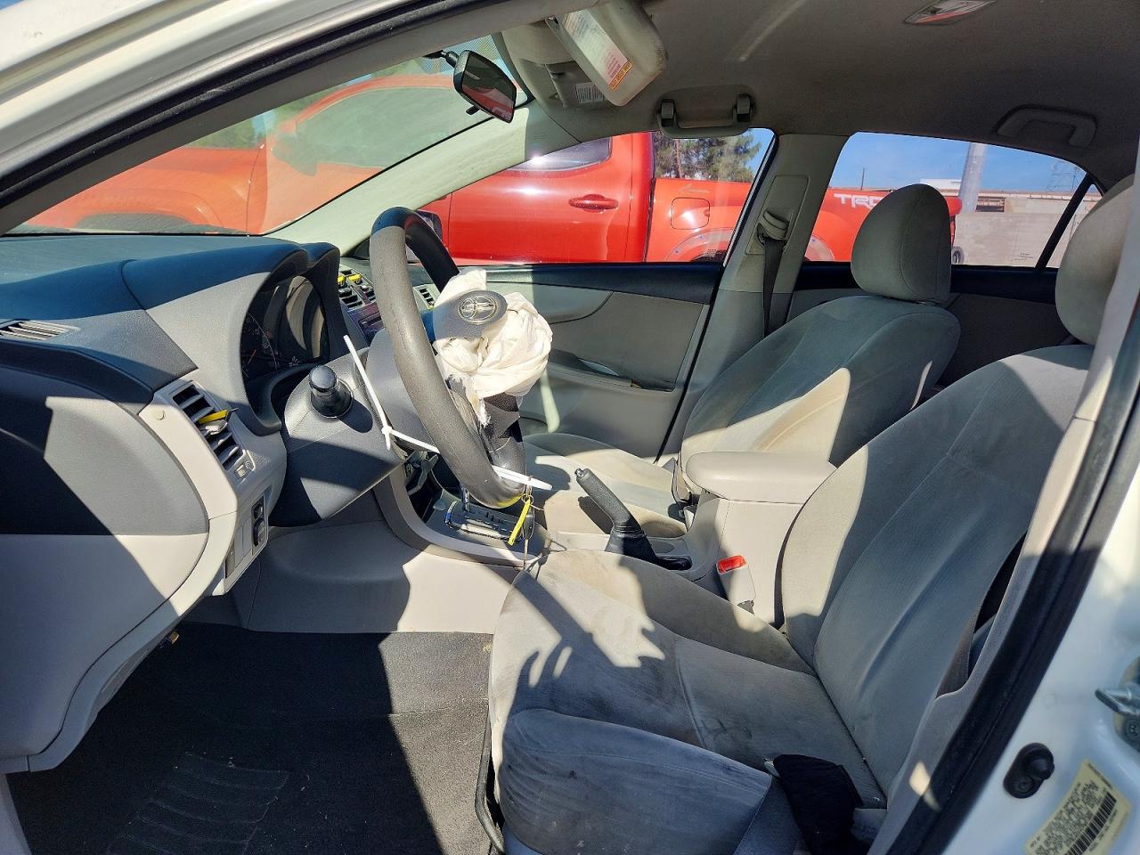 2012 Toyota Corolla Le White vin: 5YFBU4EE4CP051066