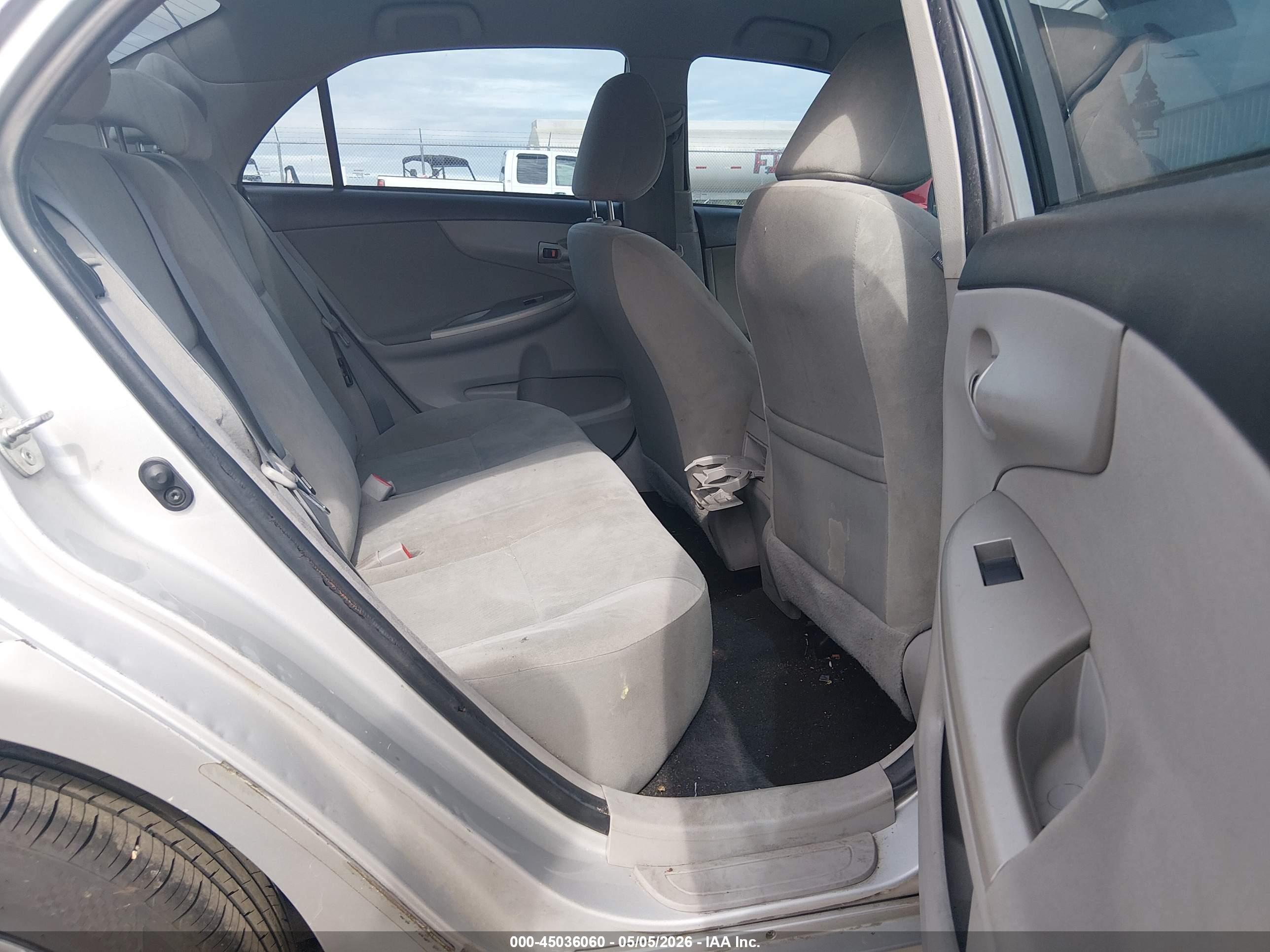 2012 Toyota Corolla Le Silver vin: 5YFBU4EE4CP052167