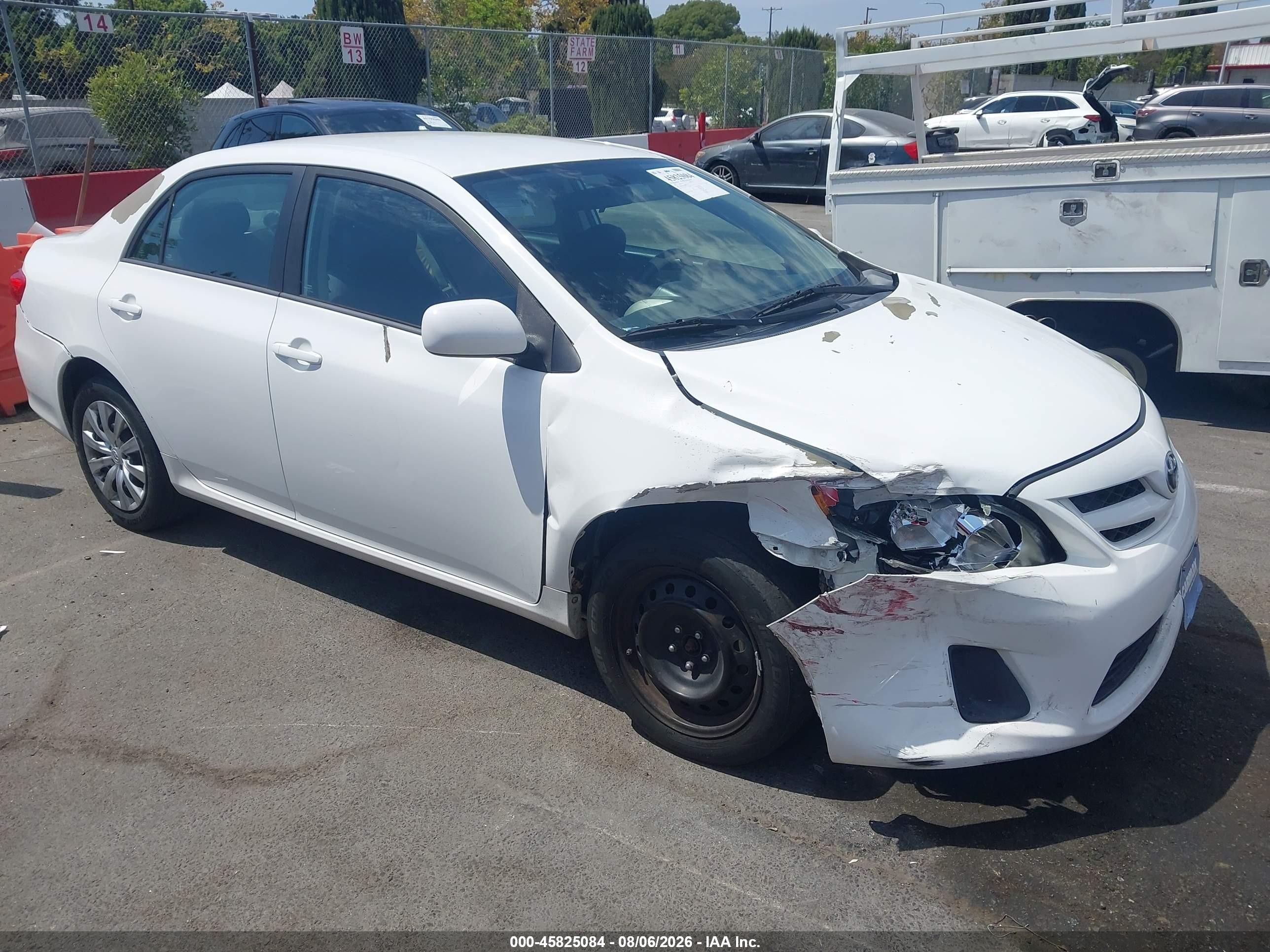 2012 Toyota Corolla Le White vin: 5YFBU4EE4CP066800