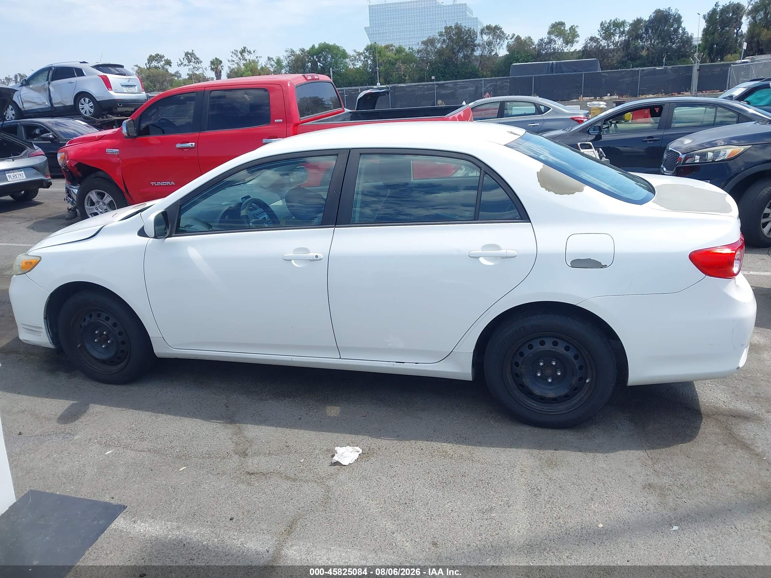 2012 Toyota Corolla Le White vin: 5YFBU4EE4CP066800