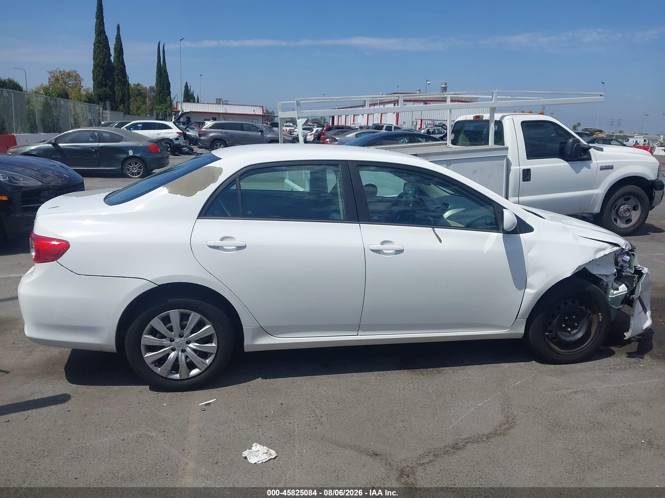2012 Toyota Corolla Le White vin: 5YFBU4EE4CP066800