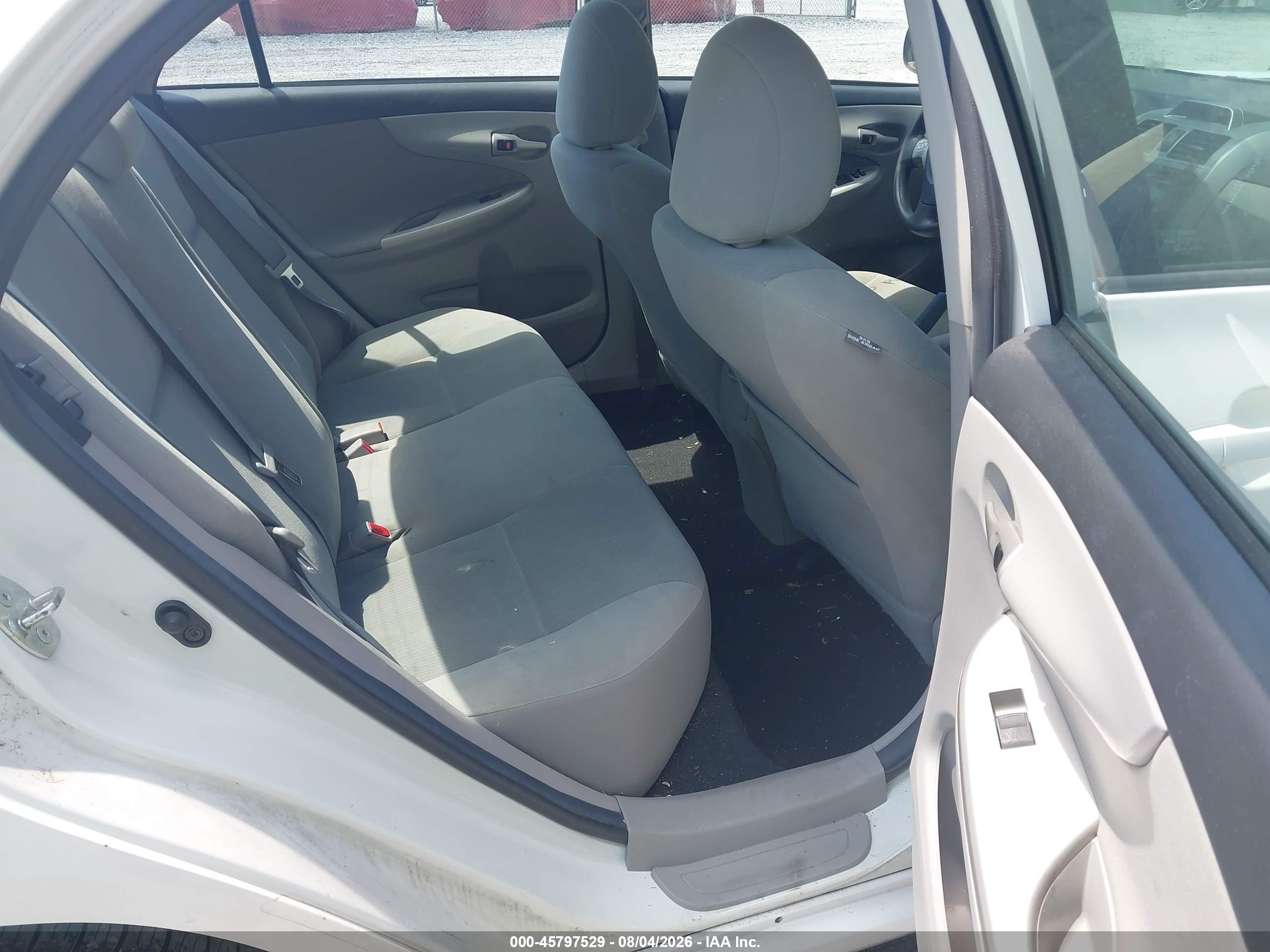 2012 Toyota Corolla Le White vin: 5YFBU4EE4CP070183