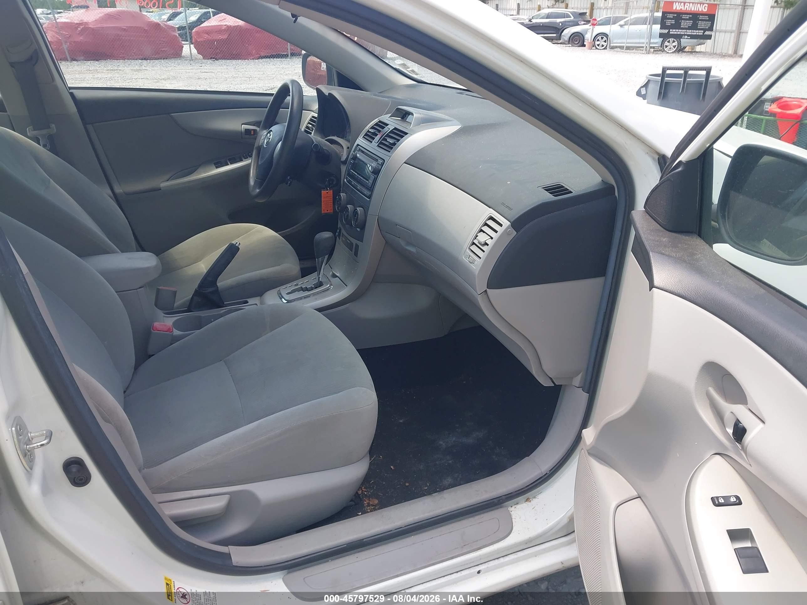 2012 Toyota Corolla Le White vin: 5YFBU4EE4CP070183