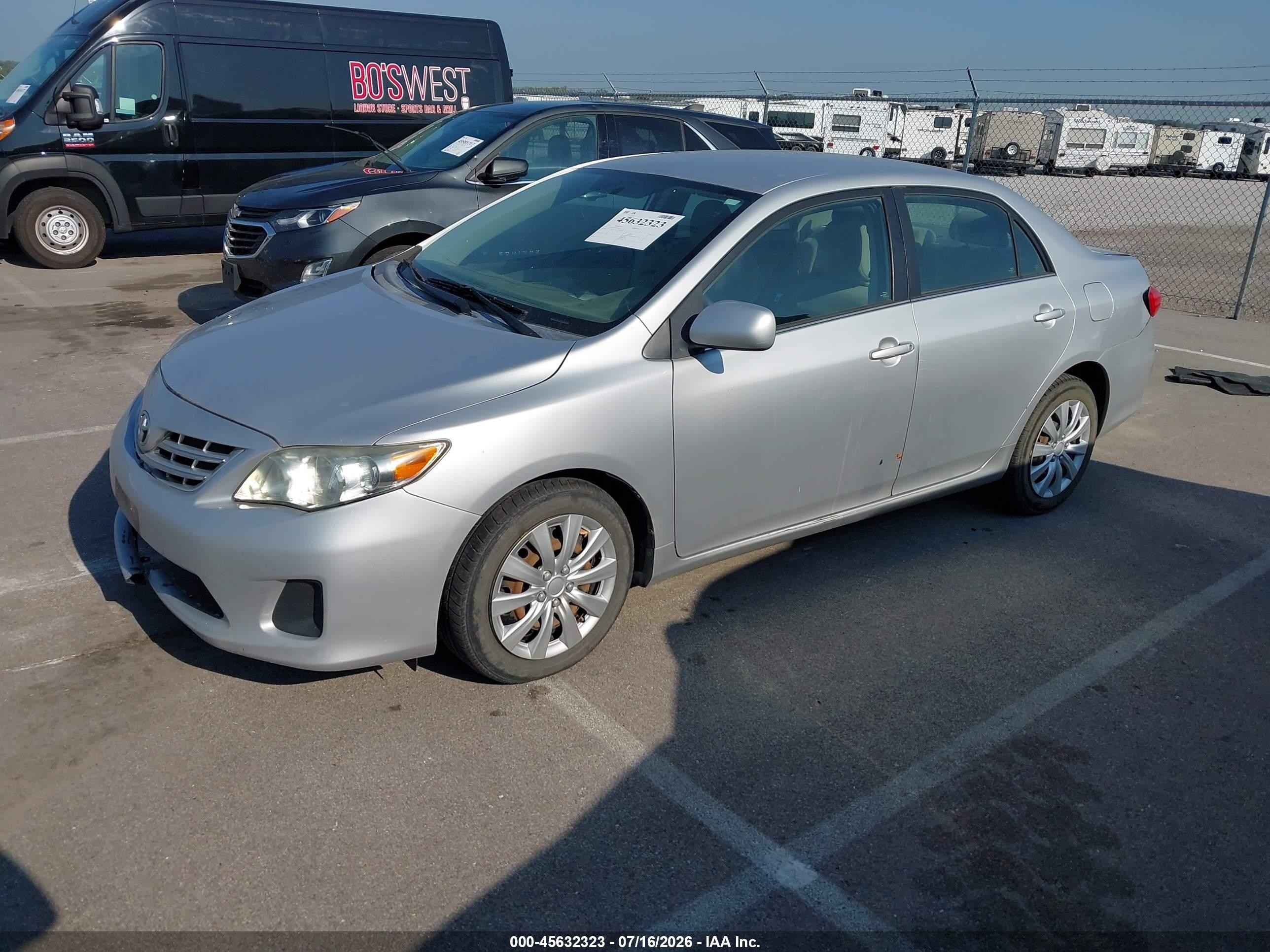 2013 Toyota Corolla Le Silver vin: 5YFBU4EE4DP075272