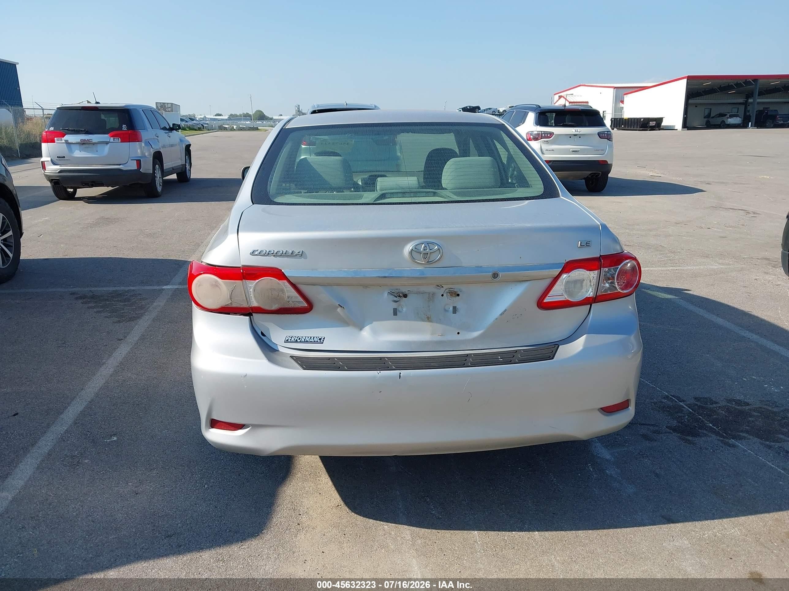 2013 Toyota Corolla Le Silver vin: 5YFBU4EE4DP075272