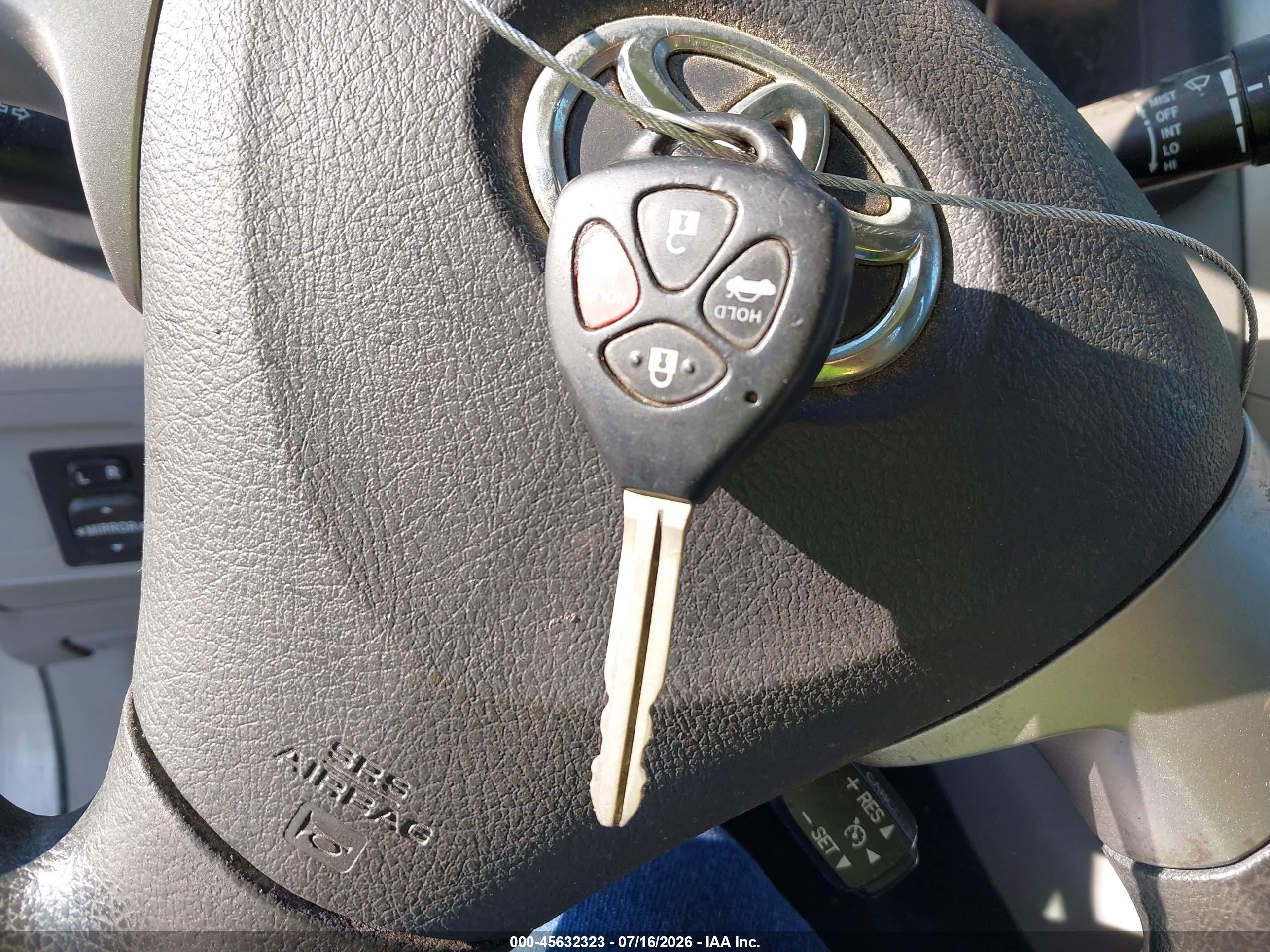 2013 Toyota Corolla Le Silver vin: 5YFBU4EE4DP075272