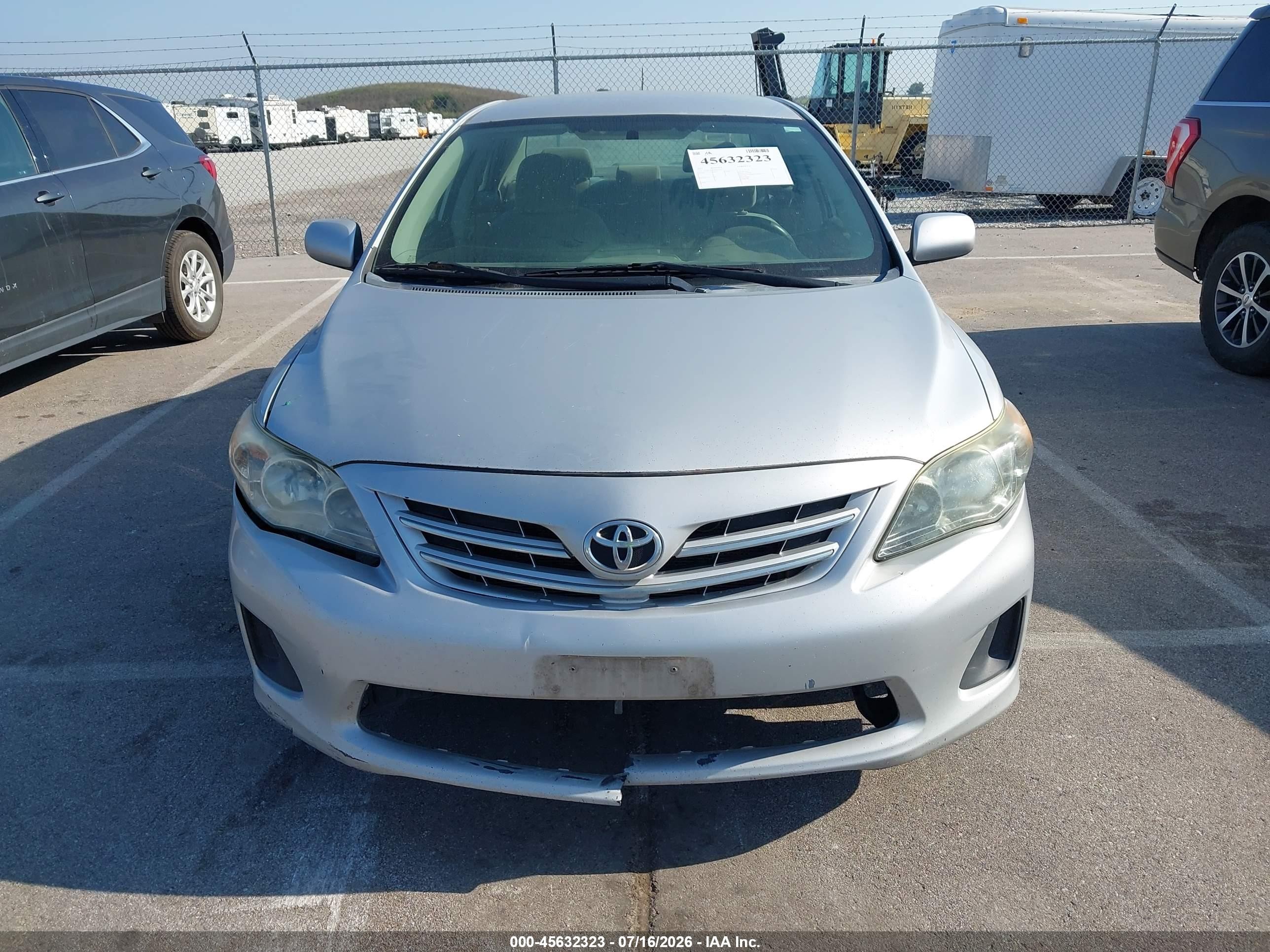 2013 Toyota Corolla Le Silver vin: 5YFBU4EE4DP075272