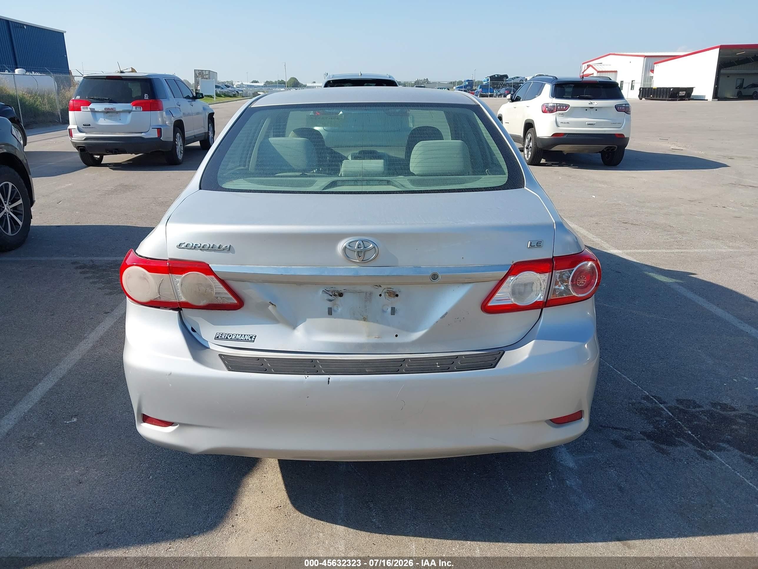 2013 Toyota Corolla Le Silver vin: 5YFBU4EE4DP075272
