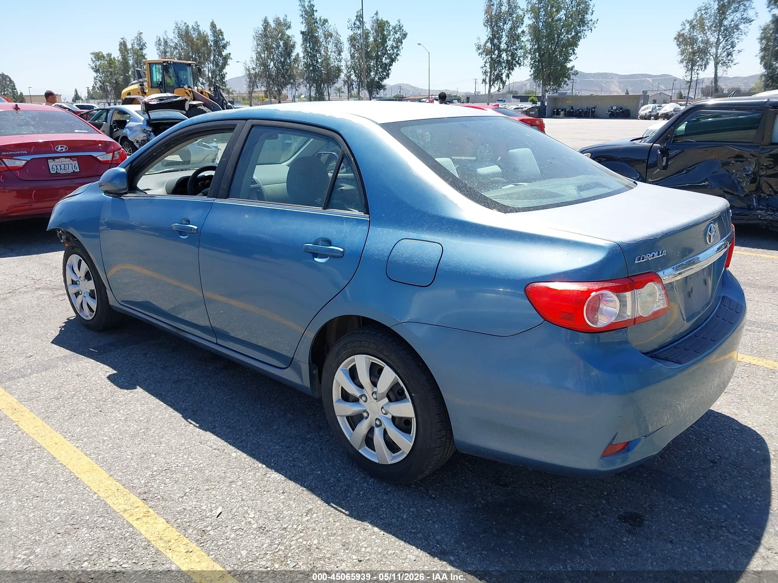 2013 Toyota Corolla Le Blue vin: 5YFBU4EE4DP078821