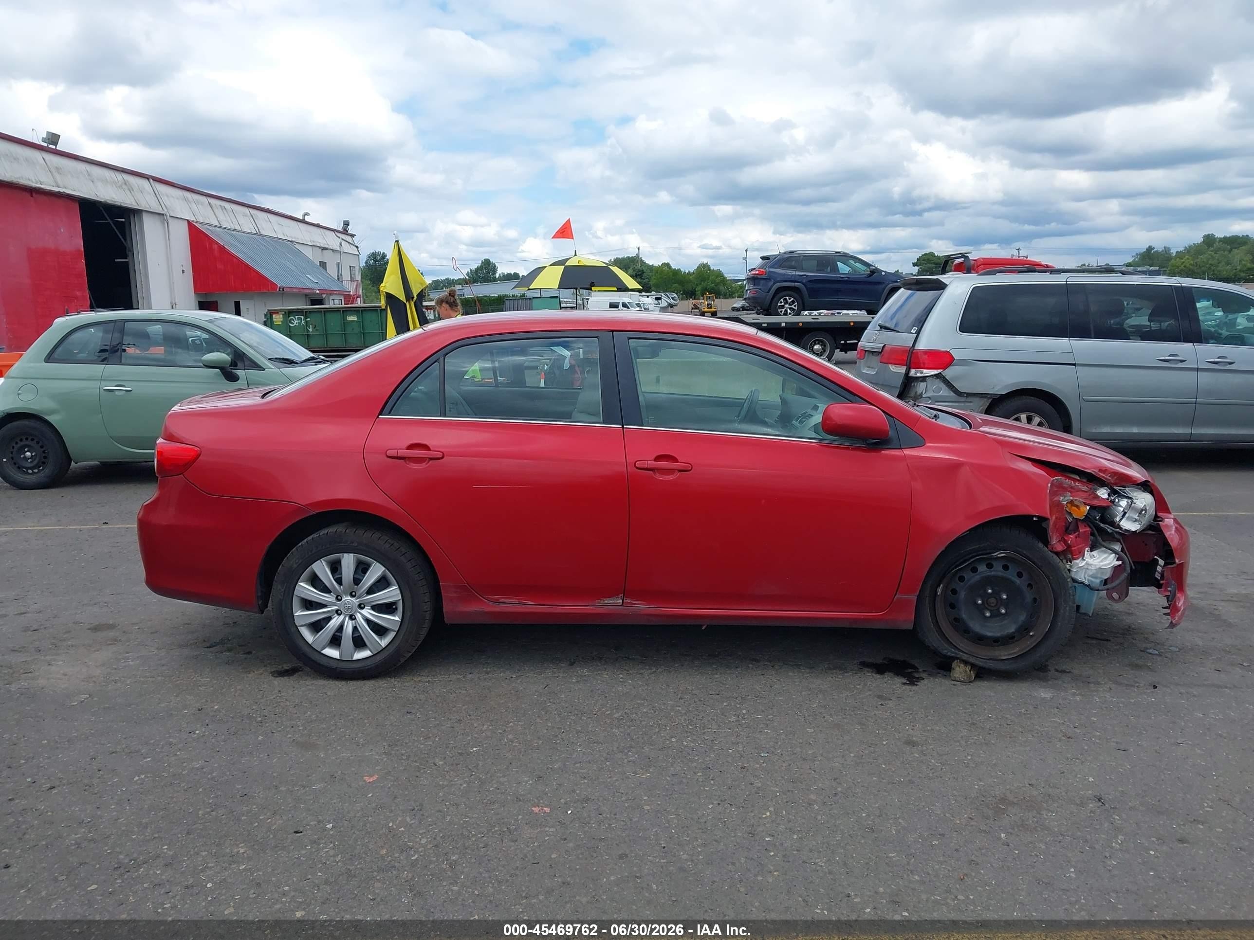 2013 Toyota Corolla Le Red vin: 5YFBU4EE4DP081959