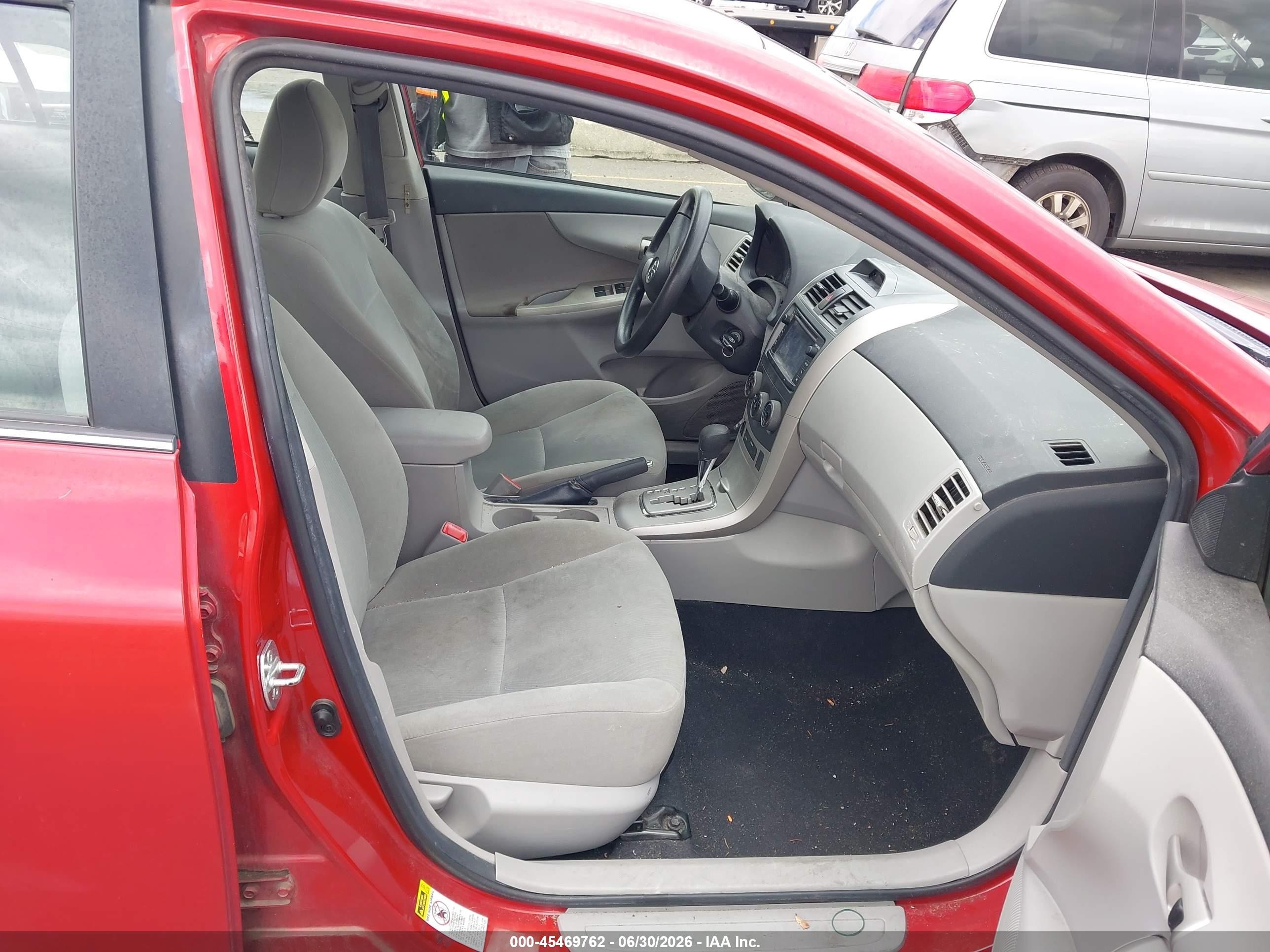 2013 Toyota Corolla Le Red vin: 5YFBU4EE4DP081959