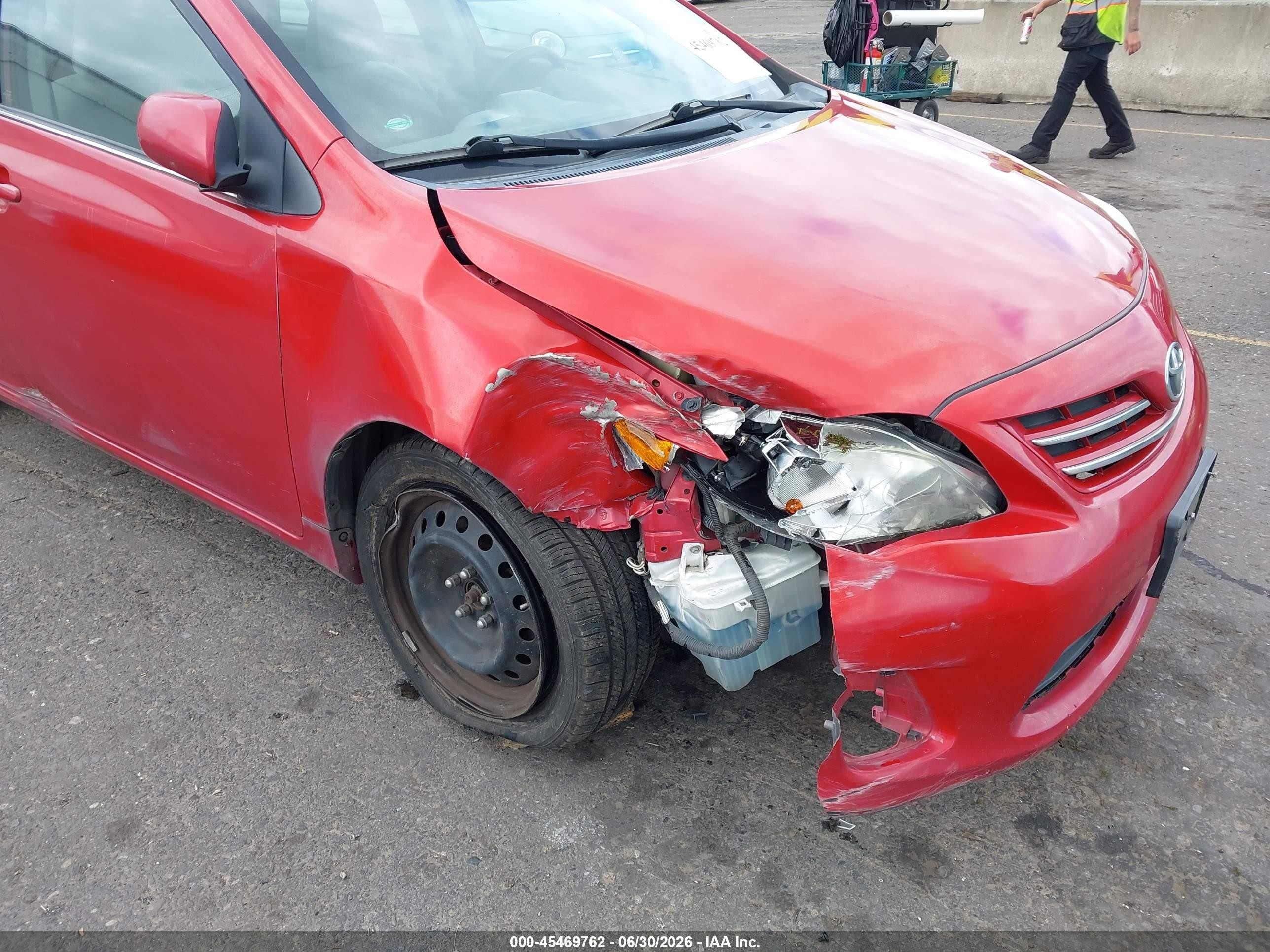 2013 Toyota Corolla Le Red vin: 5YFBU4EE4DP081959
