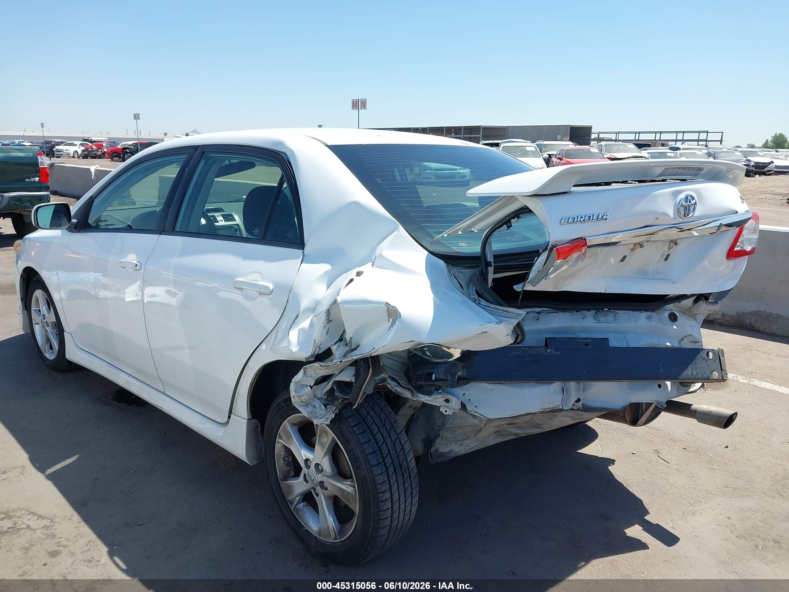 2013 Toyota Corolla S White vin: 5YFBU4EE4DP091259