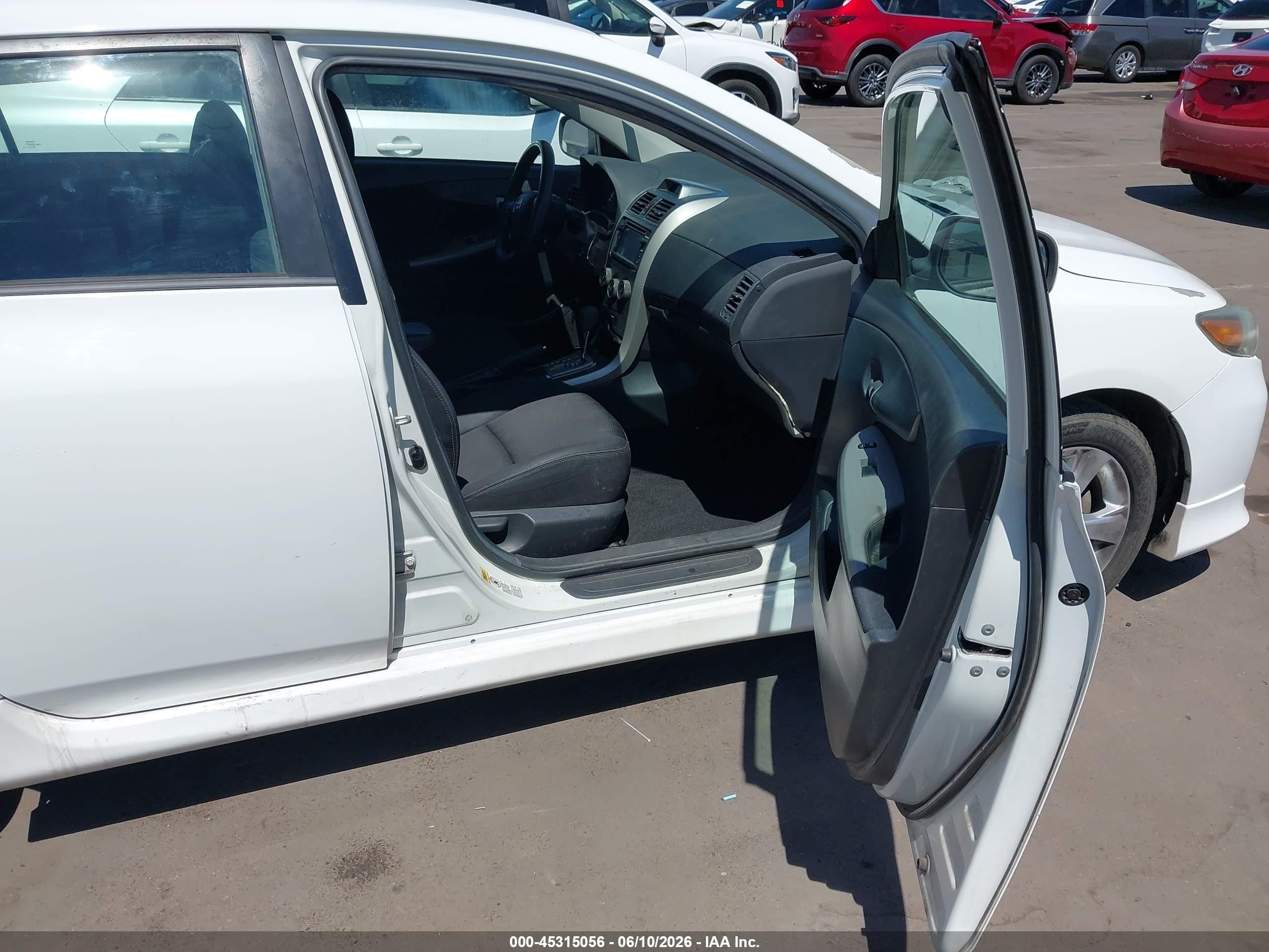 2013 Toyota Corolla S White vin: 5YFBU4EE4DP091259
