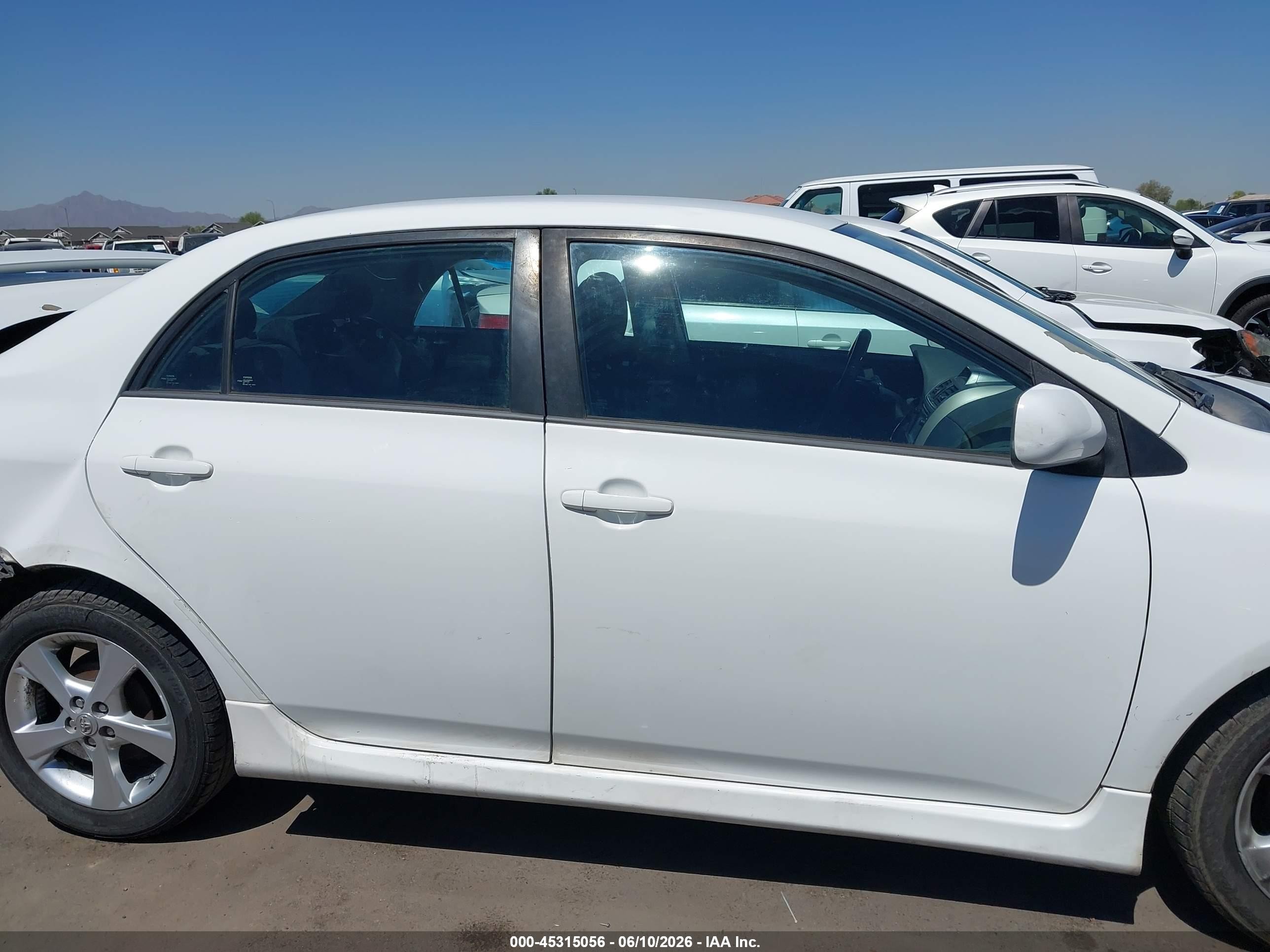 2013 Toyota Corolla S White vin: 5YFBU4EE4DP091259