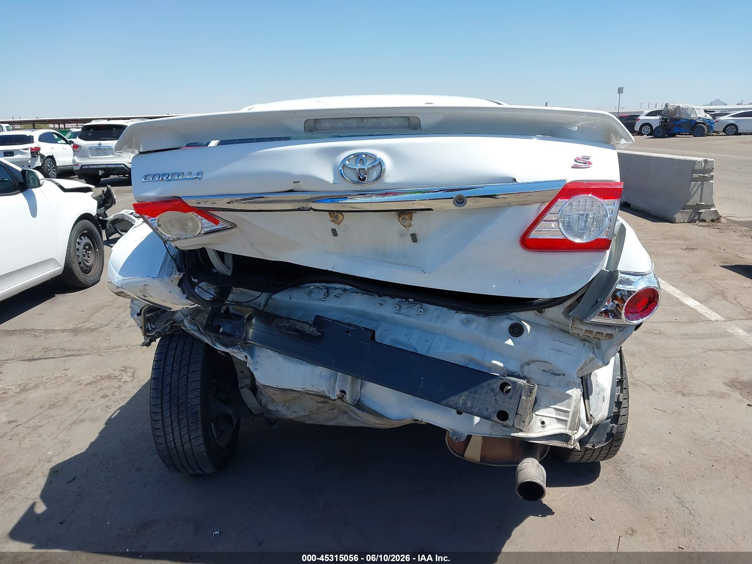 2013 Toyota Corolla S White vin: 5YFBU4EE4DP091259