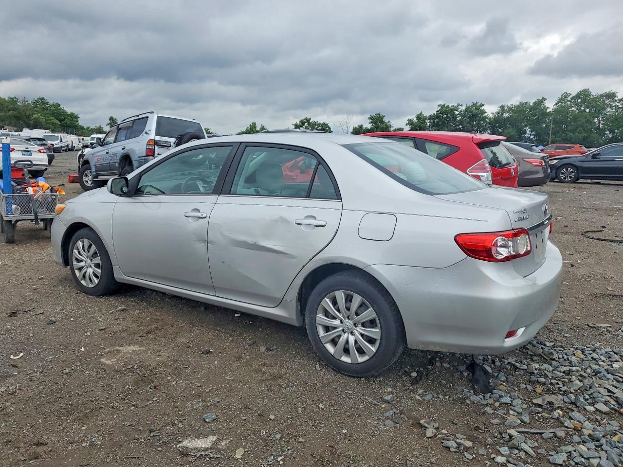 2013 Toyota Corolla Le Silver vin: 5YFBU4EE4DP096378