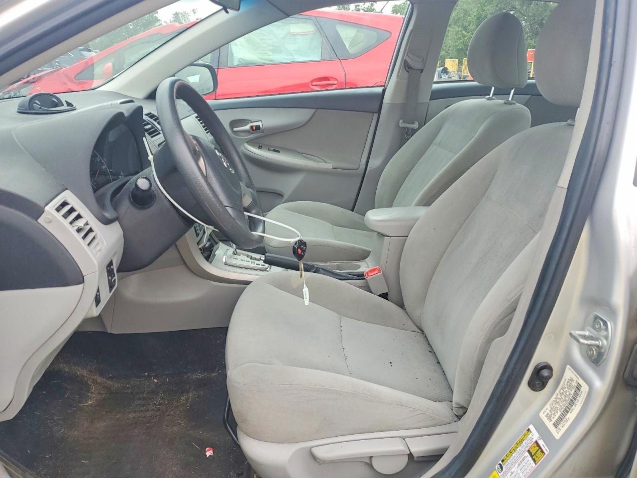 2013 Toyota Corolla Le Silver vin: 5YFBU4EE4DP096378