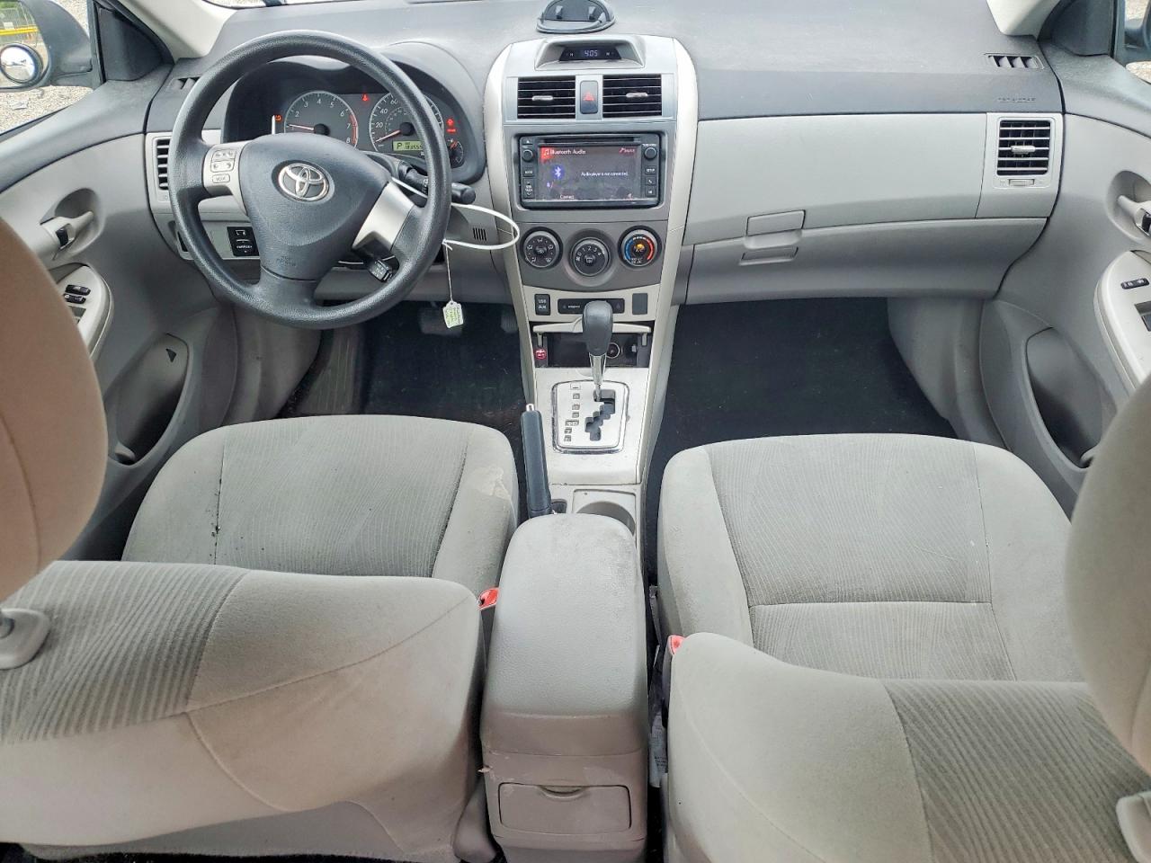 2013 Toyota Corolla Le Silver vin: 5YFBU4EE4DP096378