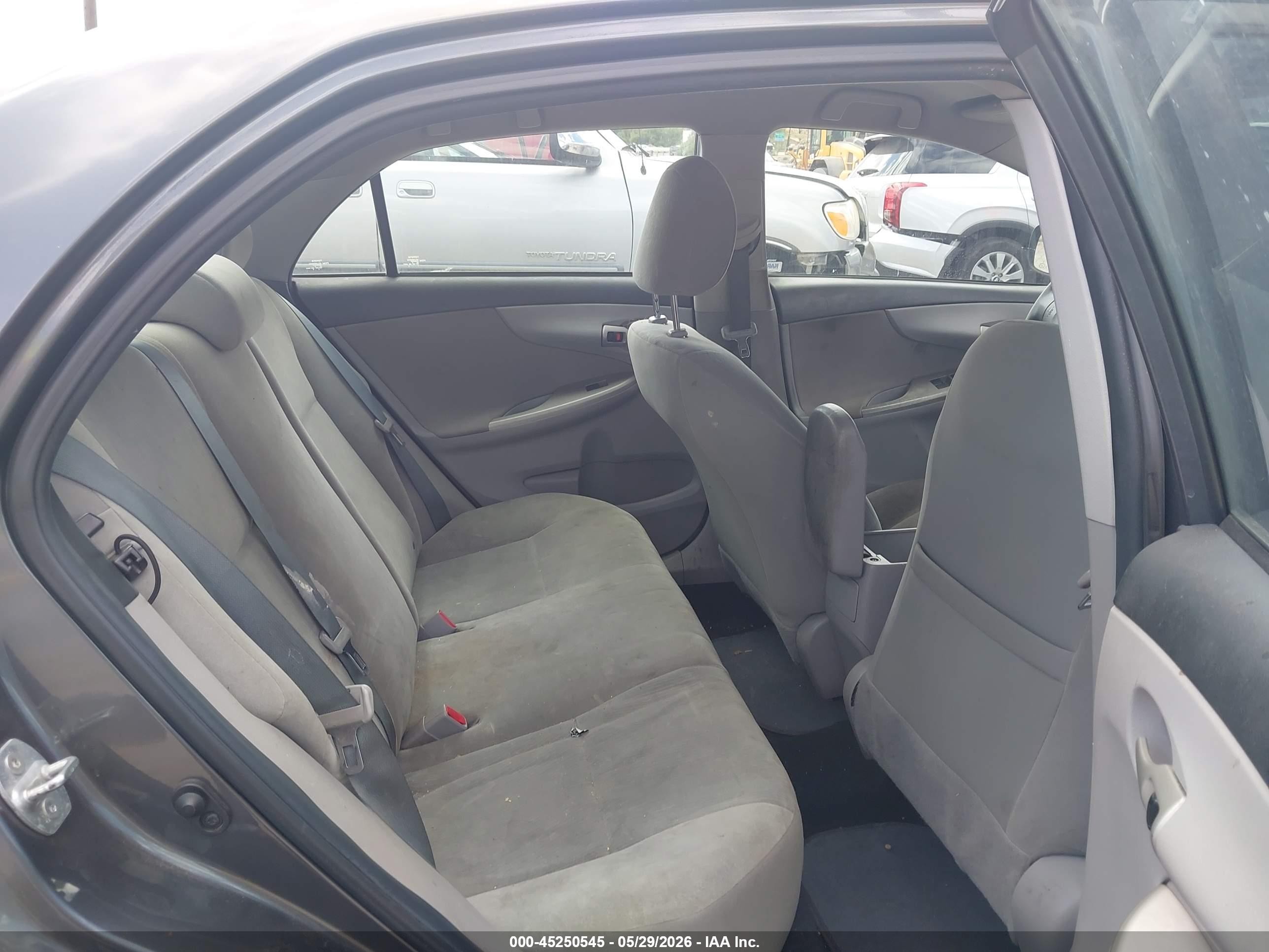 2013 Toyota Corolla Le Gray vin: 5YFBU4EE4DP105323