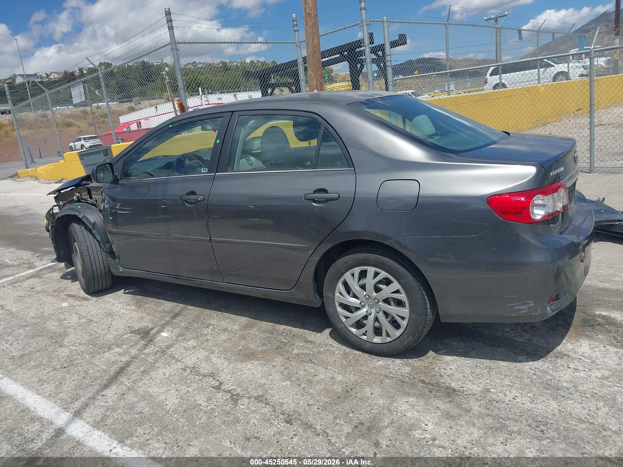2013 Toyota Corolla Le Gray vin: 5YFBU4EE4DP105323