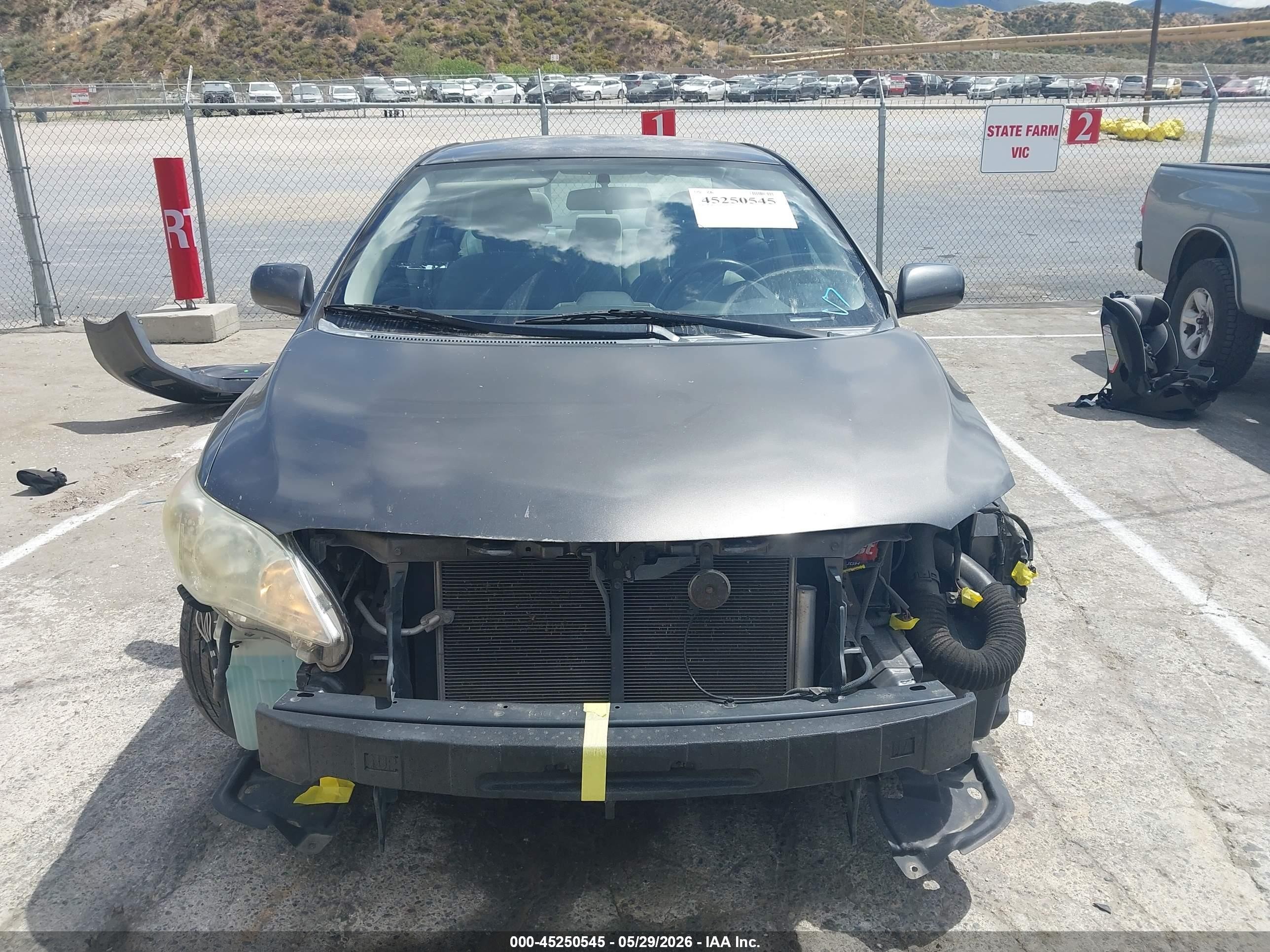 2013 Toyota Corolla Le Gray vin: 5YFBU4EE4DP105323