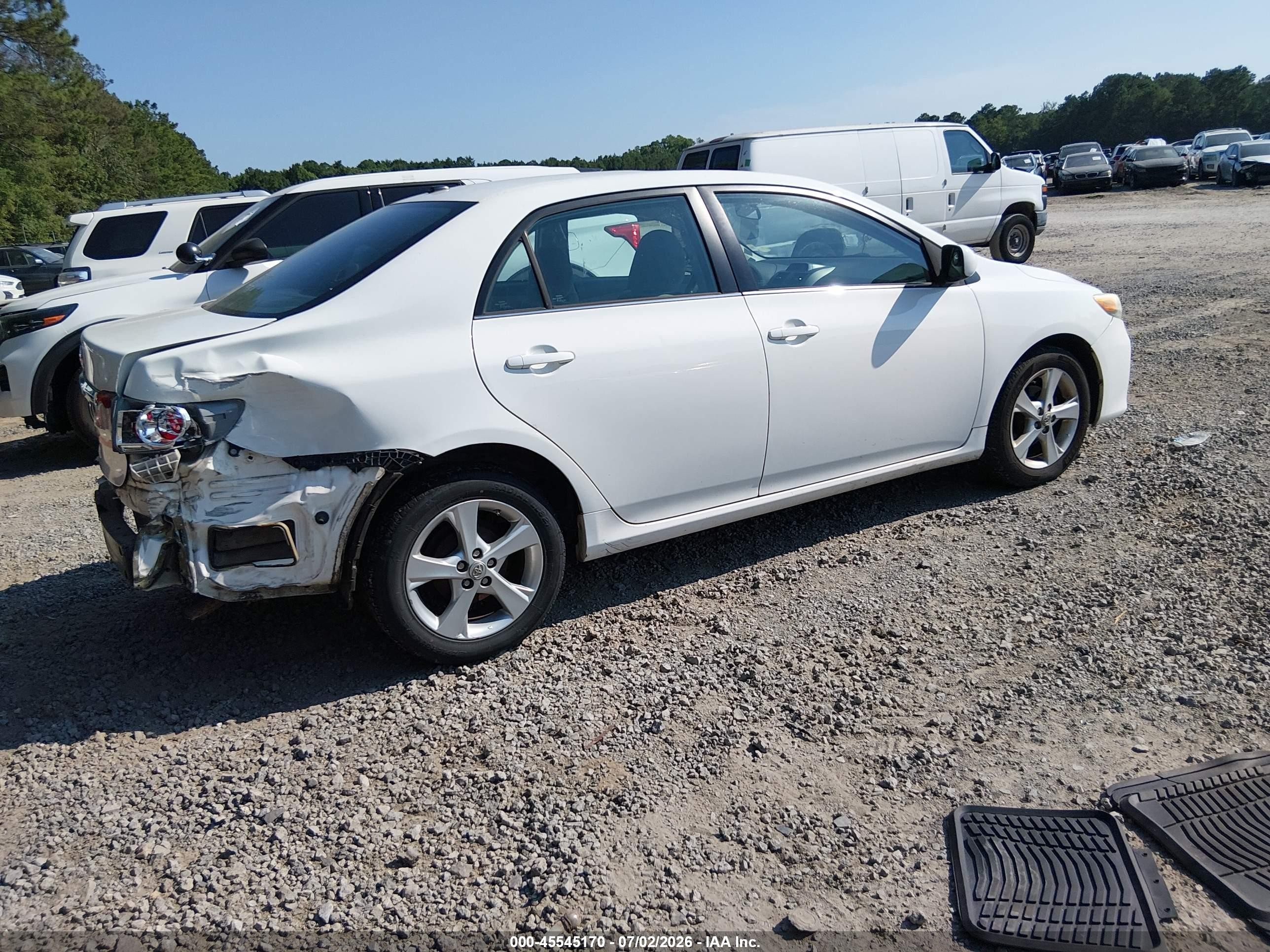 2013 Toyota Corolla Le Белый vin: 5YFBU4EE4DP106777