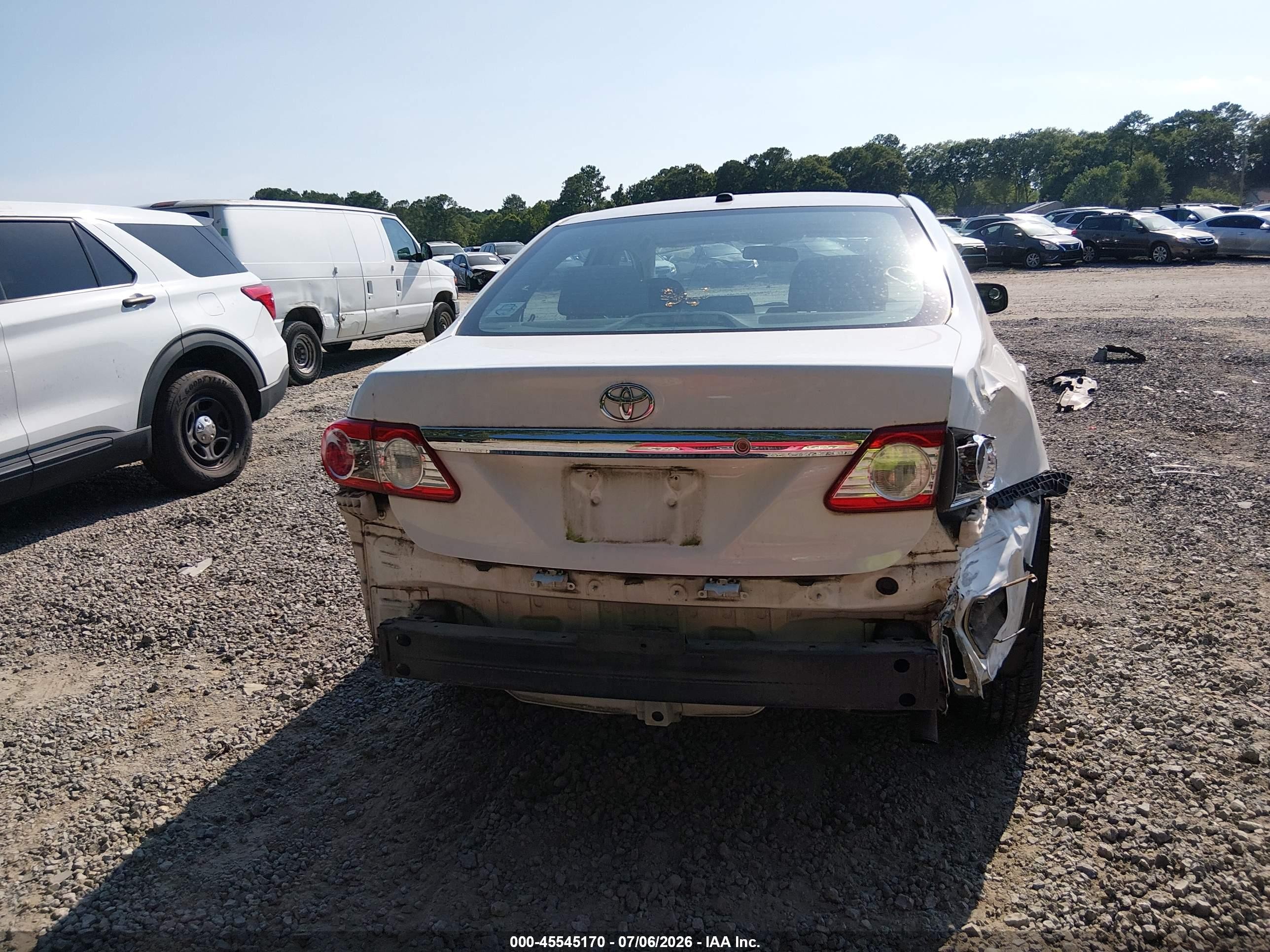 2013 Toyota Corolla Le Белый vin: 5YFBU4EE4DP106777