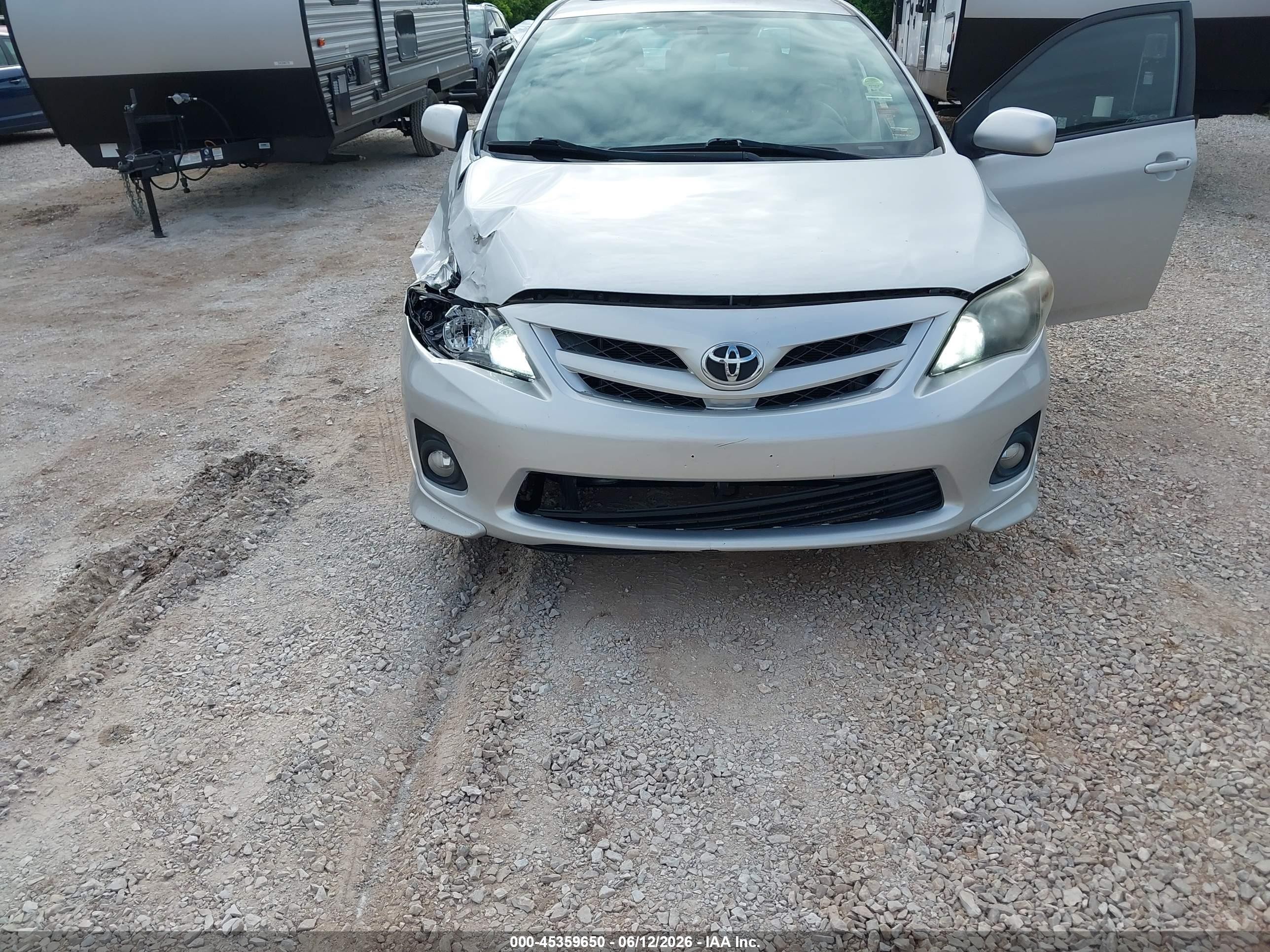 2013 Toyota Corolla S Серебряный vin: 5YFBU4EE4DP121229
