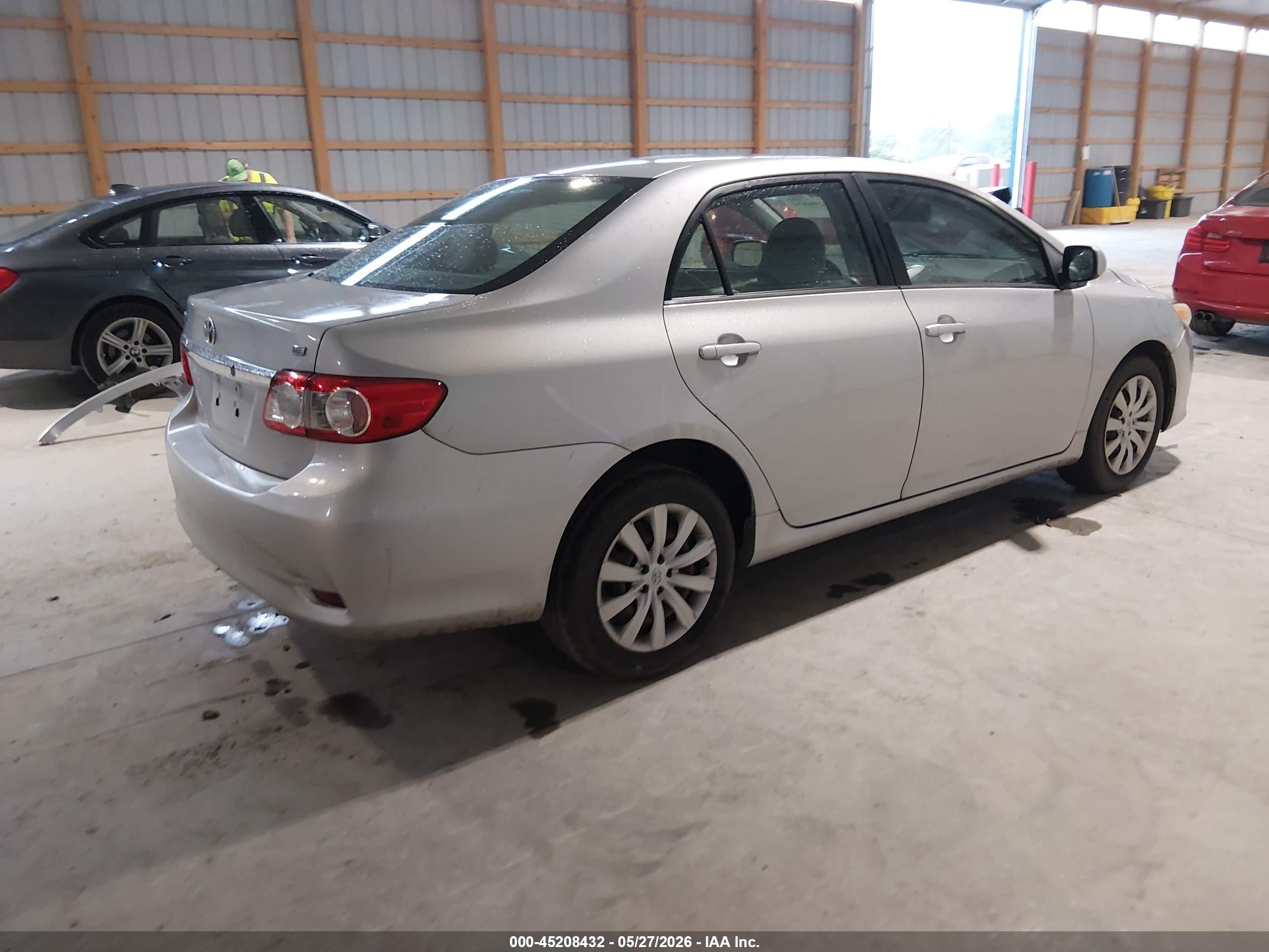 2013 Toyota Corolla Le Silver vin: 5YFBU4EE4DP125622