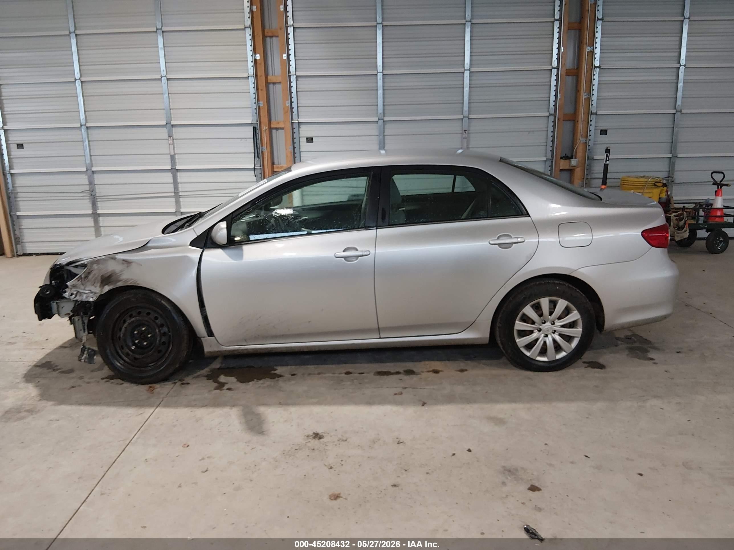 2013 Toyota Corolla Le Silver vin: 5YFBU4EE4DP125622