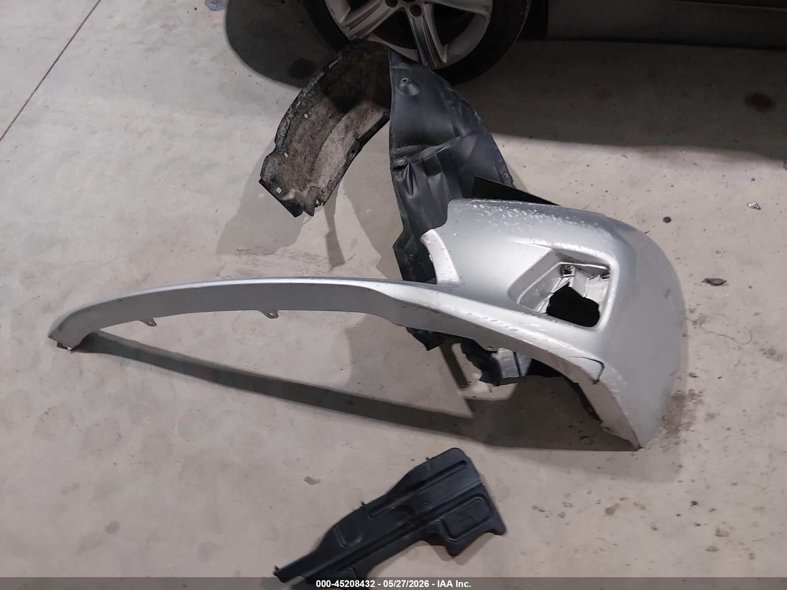 2013 Toyota Corolla Le Silver vin: 5YFBU4EE4DP125622