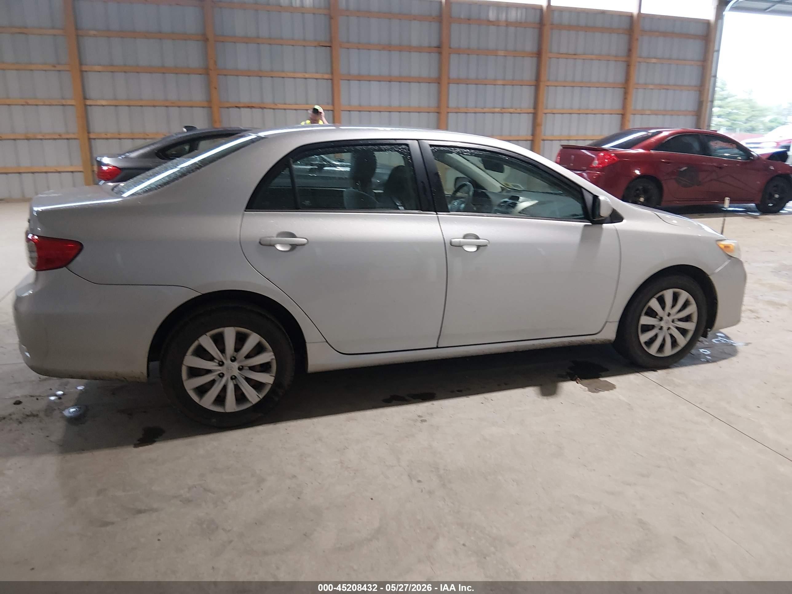 2013 Toyota Corolla Le Silver vin: 5YFBU4EE4DP125622