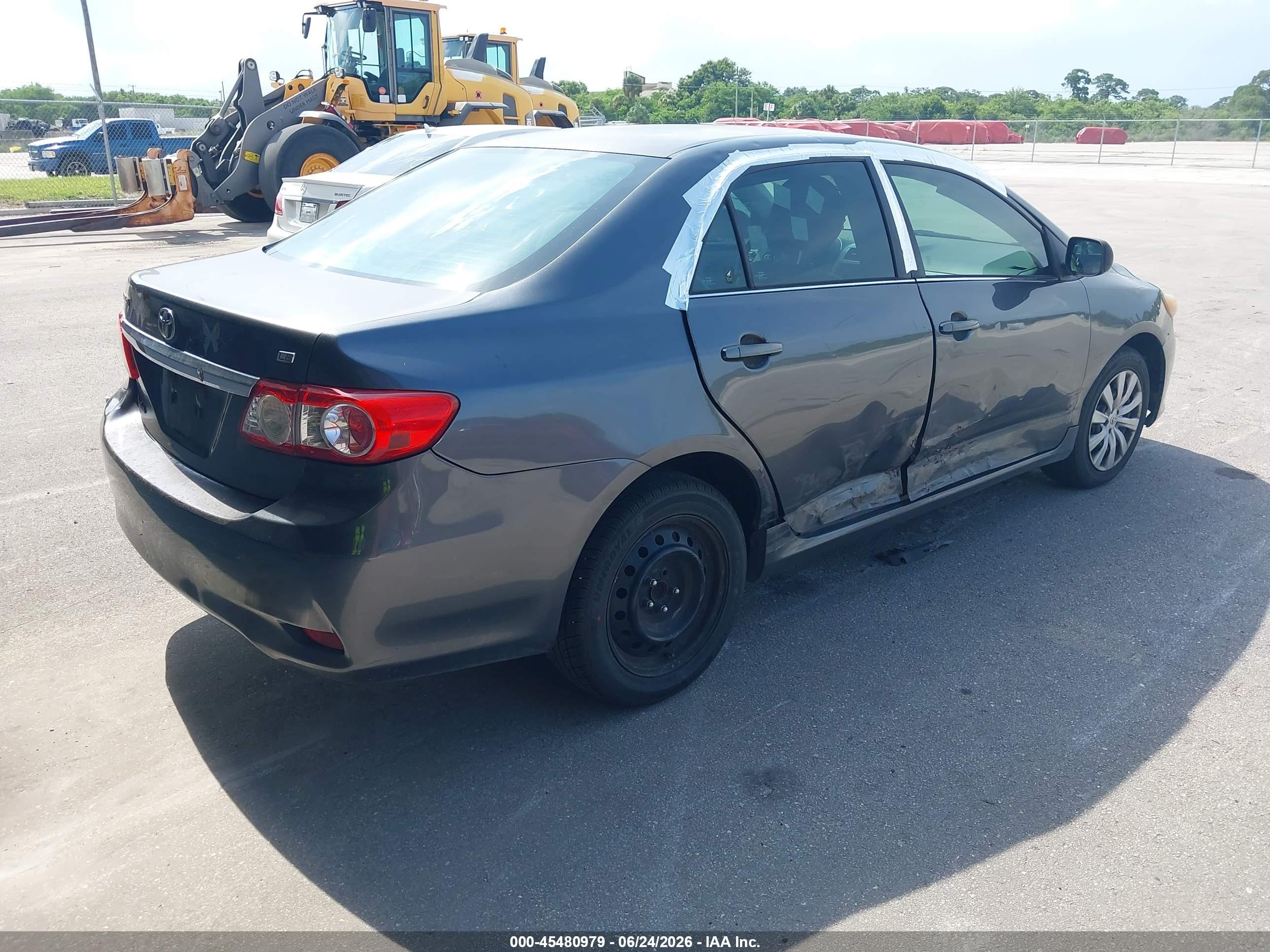 2013 Toyota Corolla Le Gray vin: 5YFBU4EE4DP134496