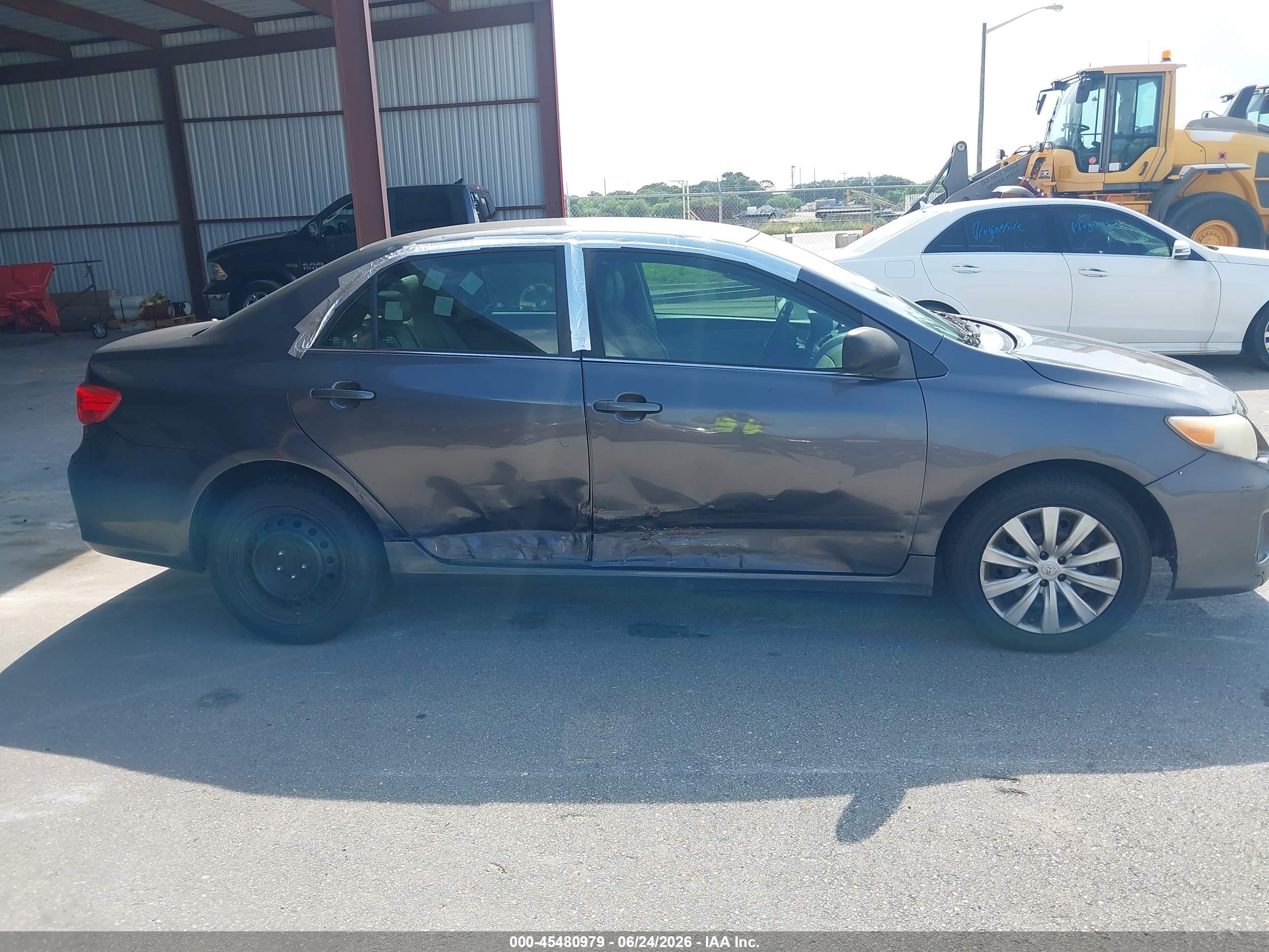 2013 Toyota Corolla Le Gray vin: 5YFBU4EE4DP134496
