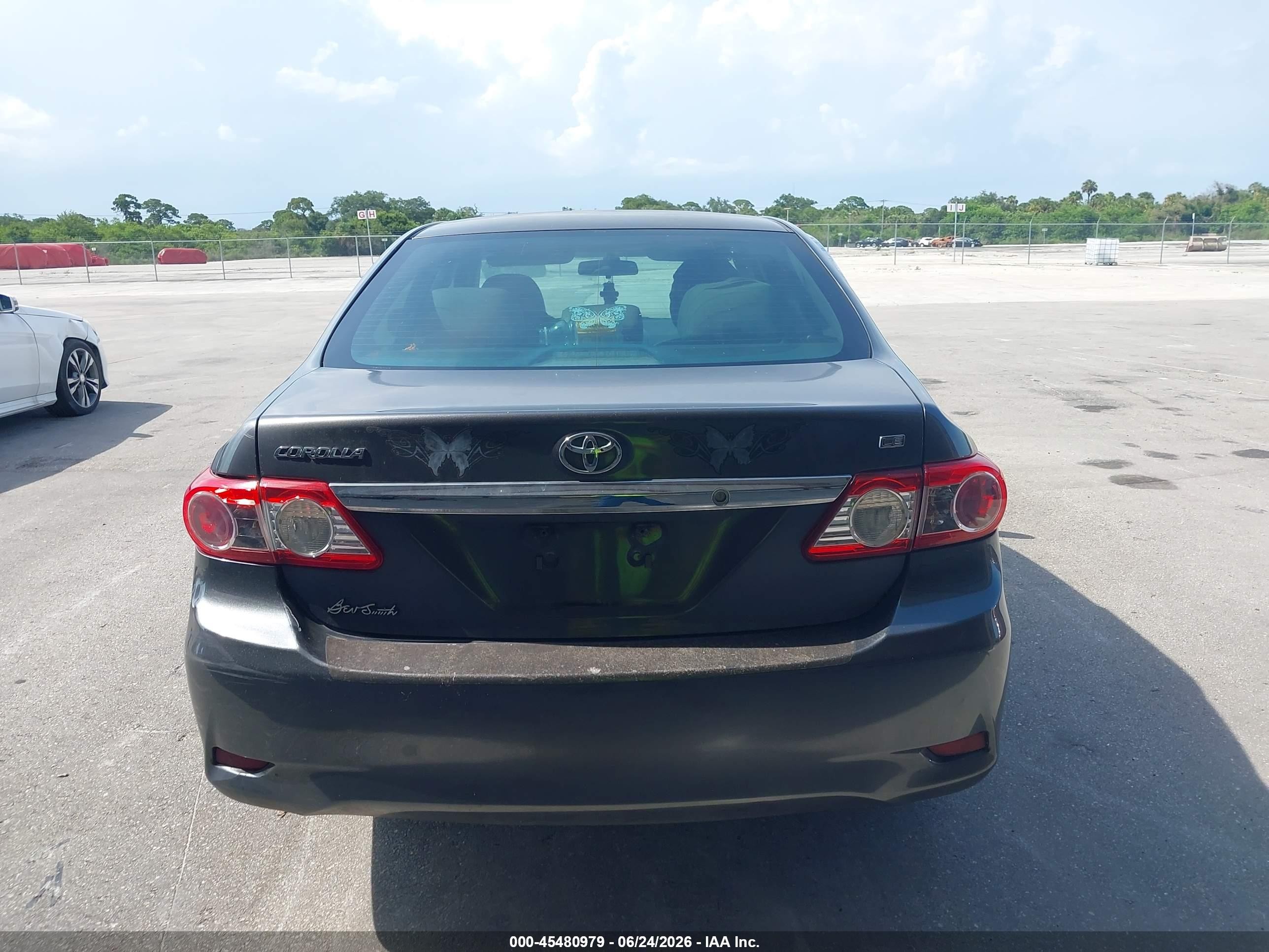 2013 Toyota Corolla Le Gray vin: 5YFBU4EE4DP134496