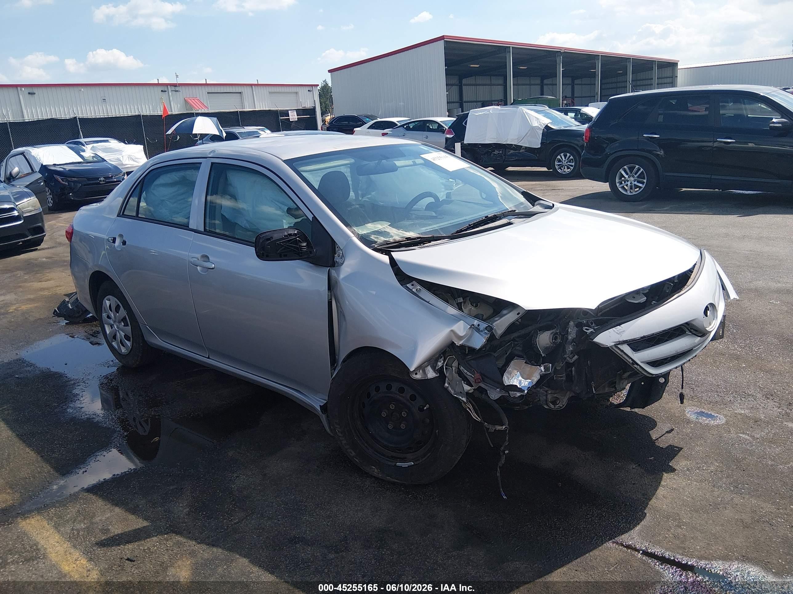 2013 Toyota Corolla L Silver vin: 5YFBU4EE4DP135762