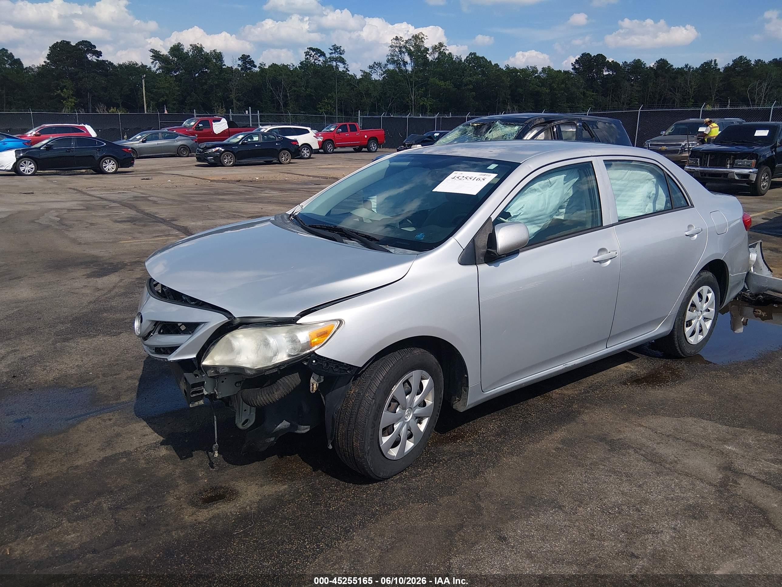 2013 Toyota Corolla L Silver vin: 5YFBU4EE4DP135762