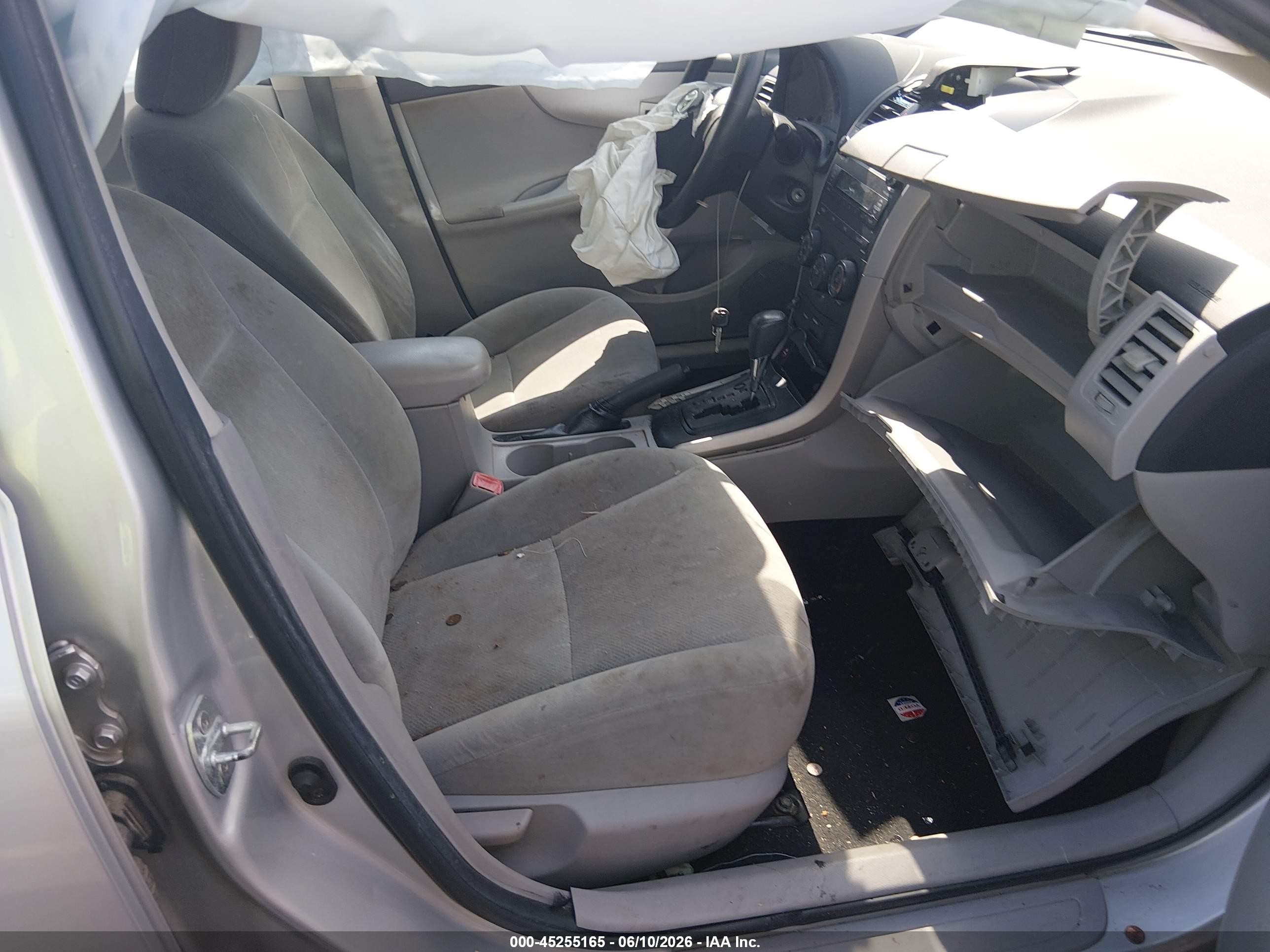2013 Toyota Corolla L Silver vin: 5YFBU4EE4DP135762