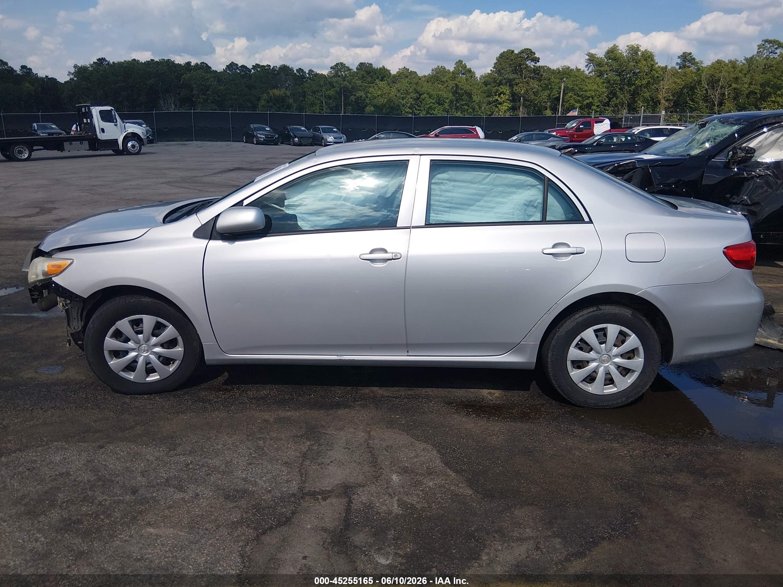 2013 Toyota Corolla L Silver vin: 5YFBU4EE4DP135762