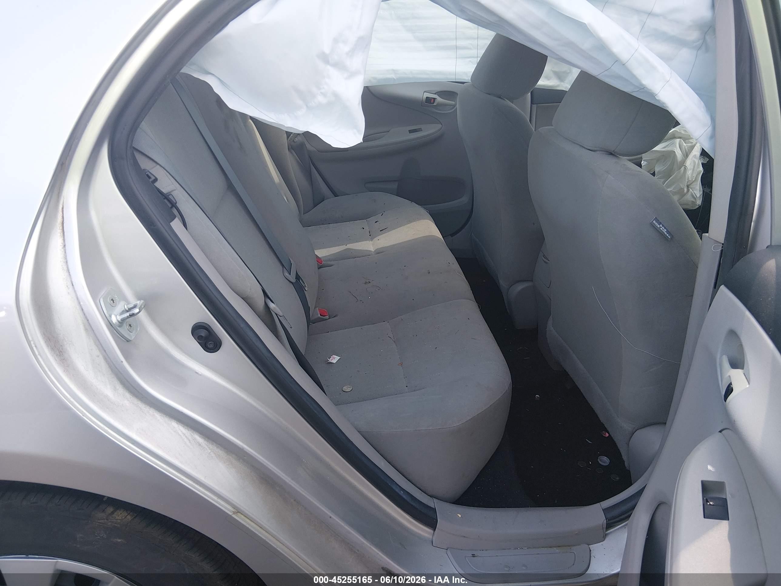 2013 Toyota Corolla L Silver vin: 5YFBU4EE4DP135762
