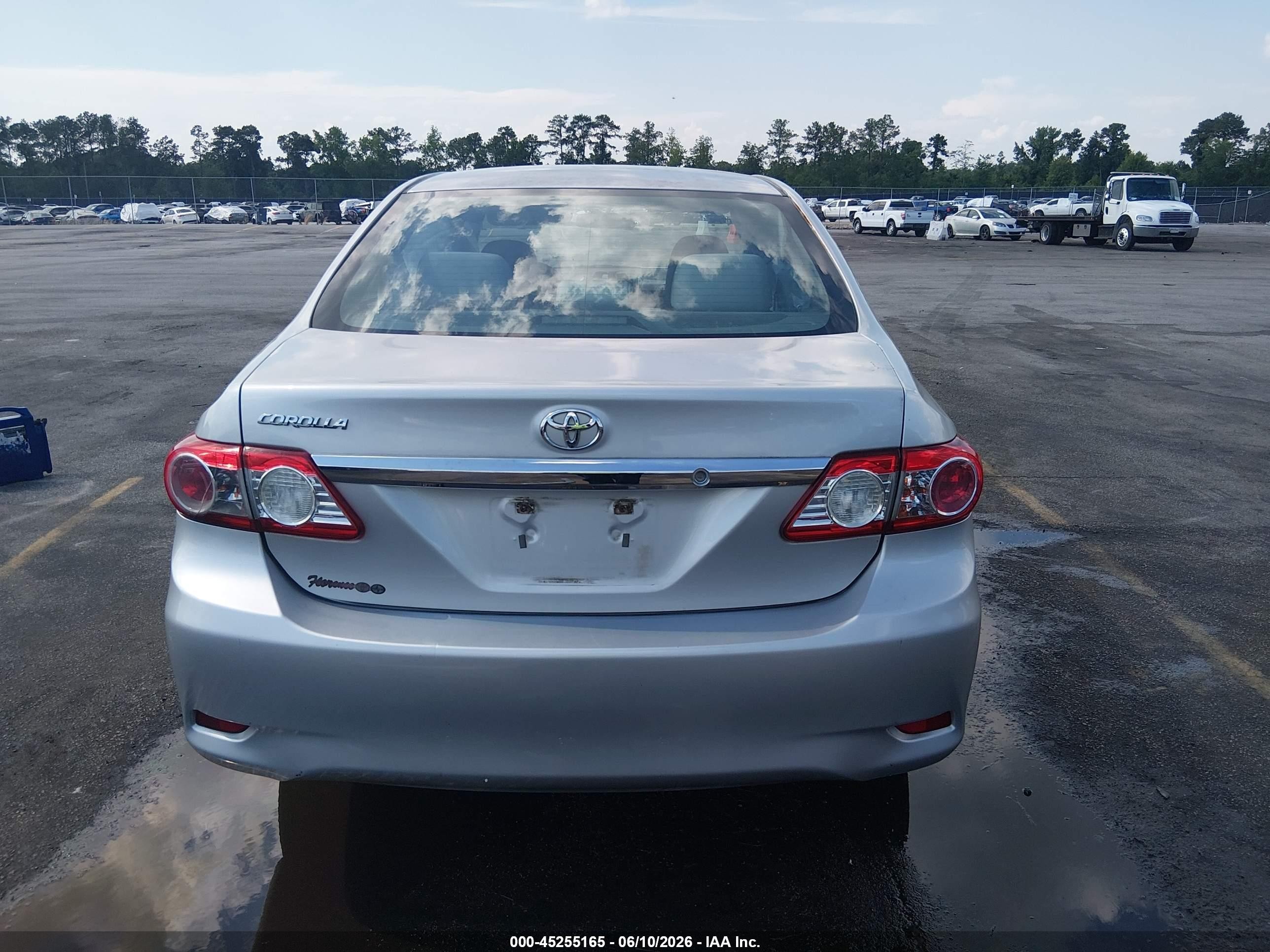 2013 Toyota Corolla L Silver vin: 5YFBU4EE4DP135762