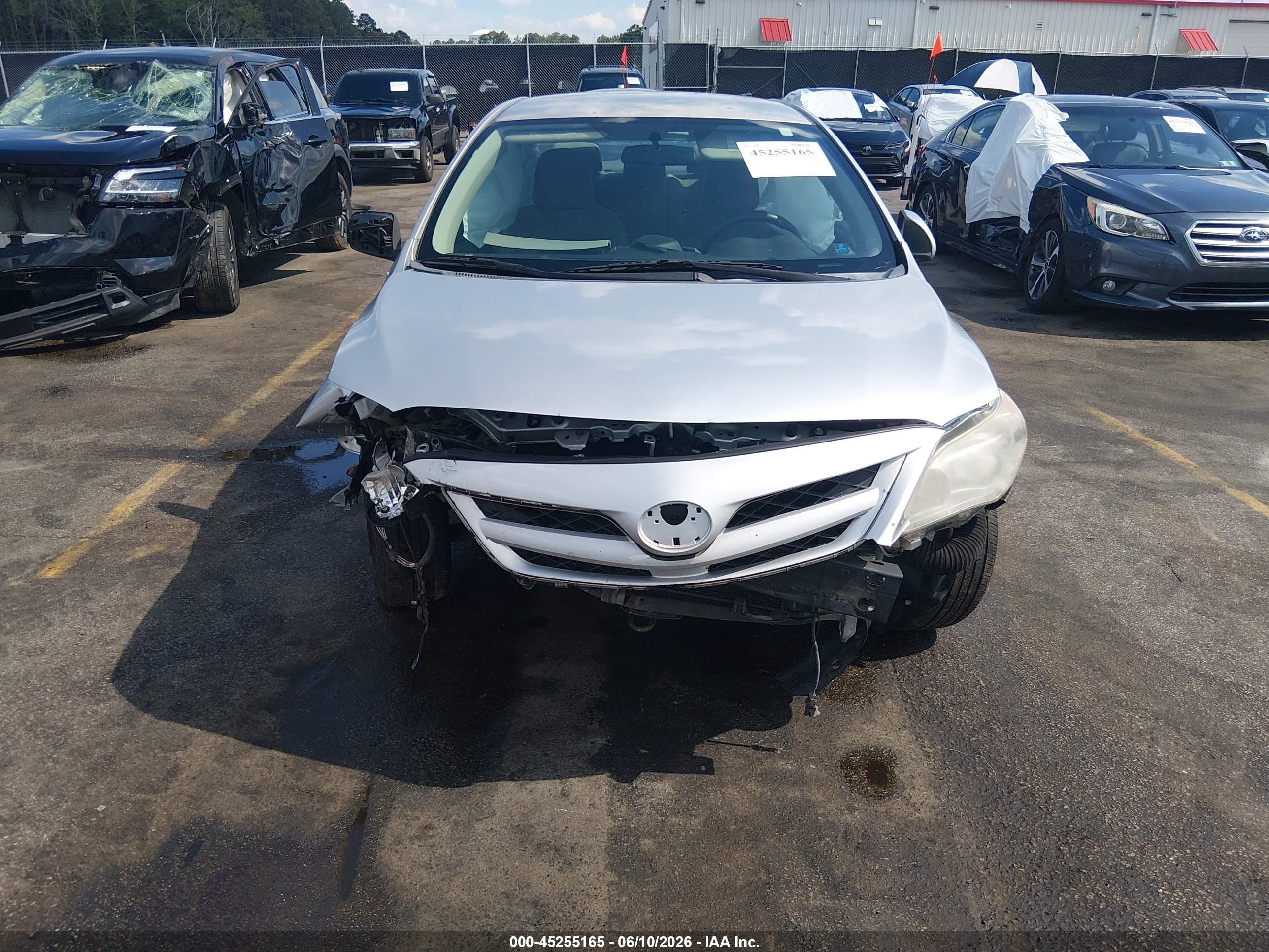 2013 Toyota Corolla L Silver vin: 5YFBU4EE4DP135762