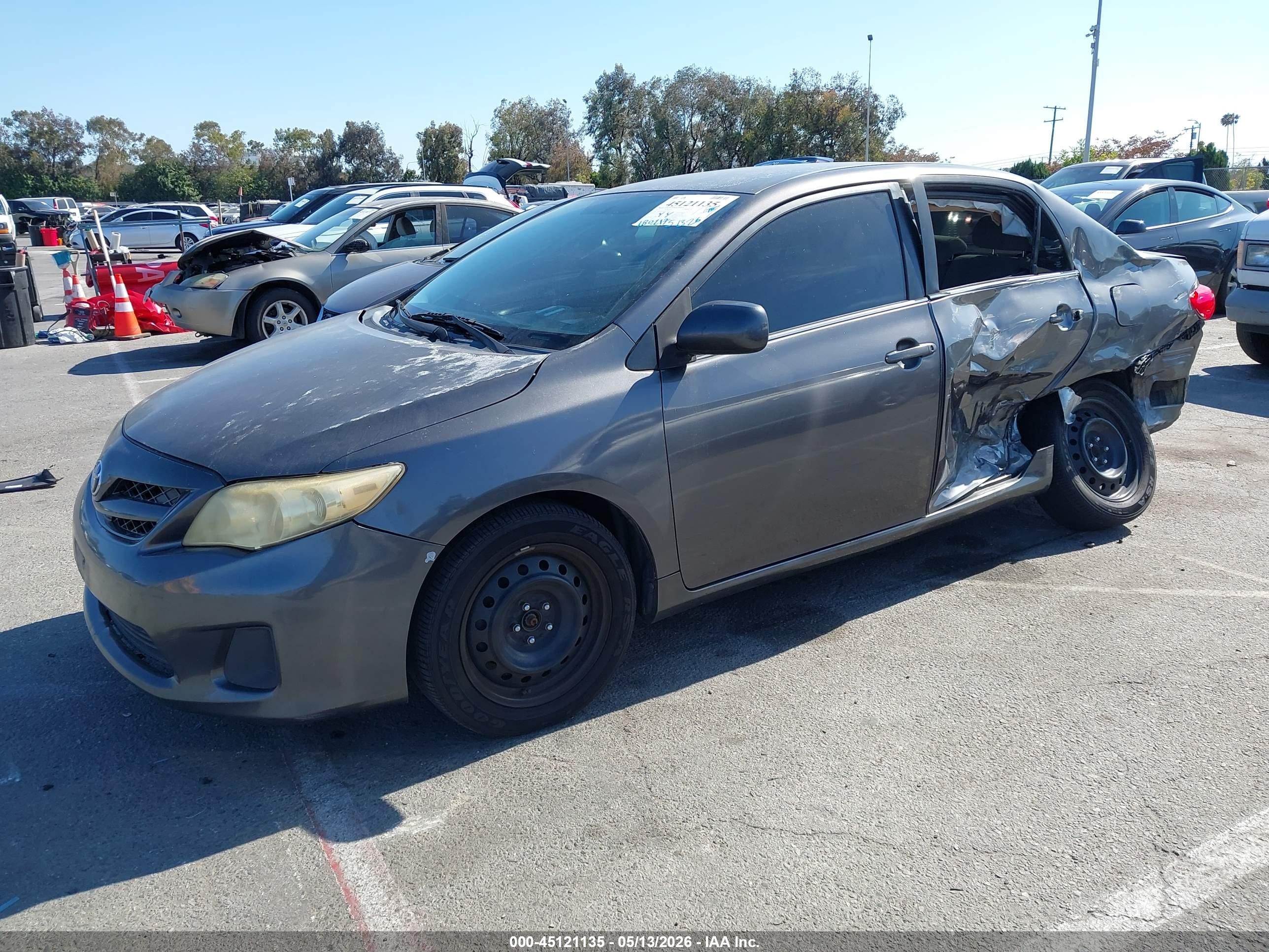 2013 Toyota Corolla Le Gray vin: 5YFBU4EE4DP149290