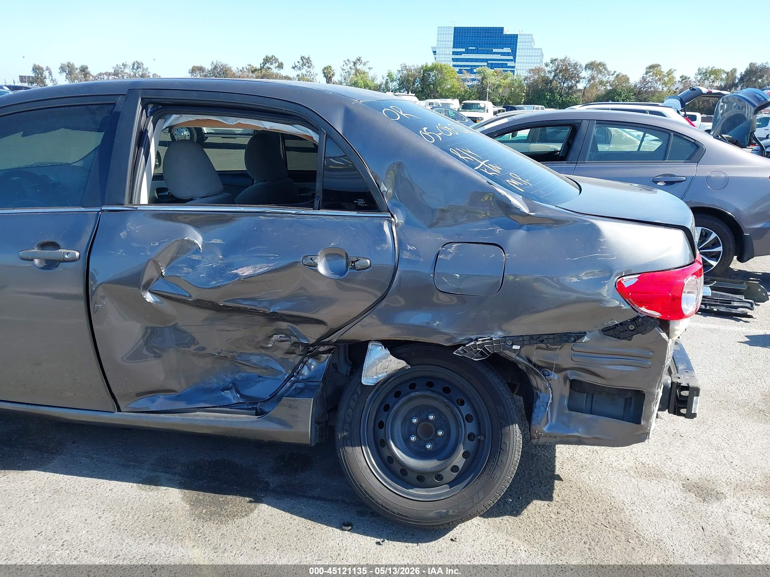 2013 Toyota Corolla Le Gray vin: 5YFBU4EE4DP149290