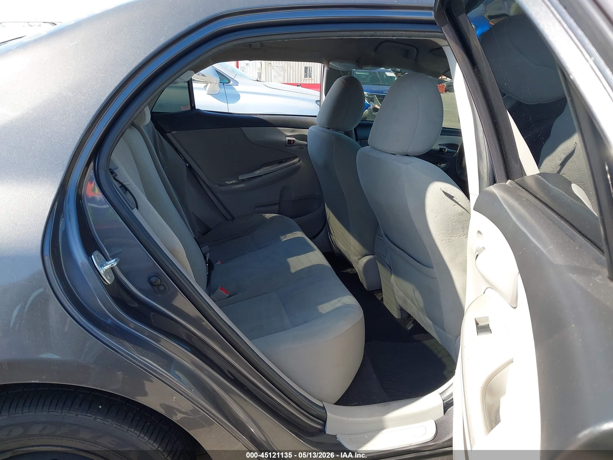 2013 Toyota Corolla Le Gray vin: 5YFBU4EE4DP149290