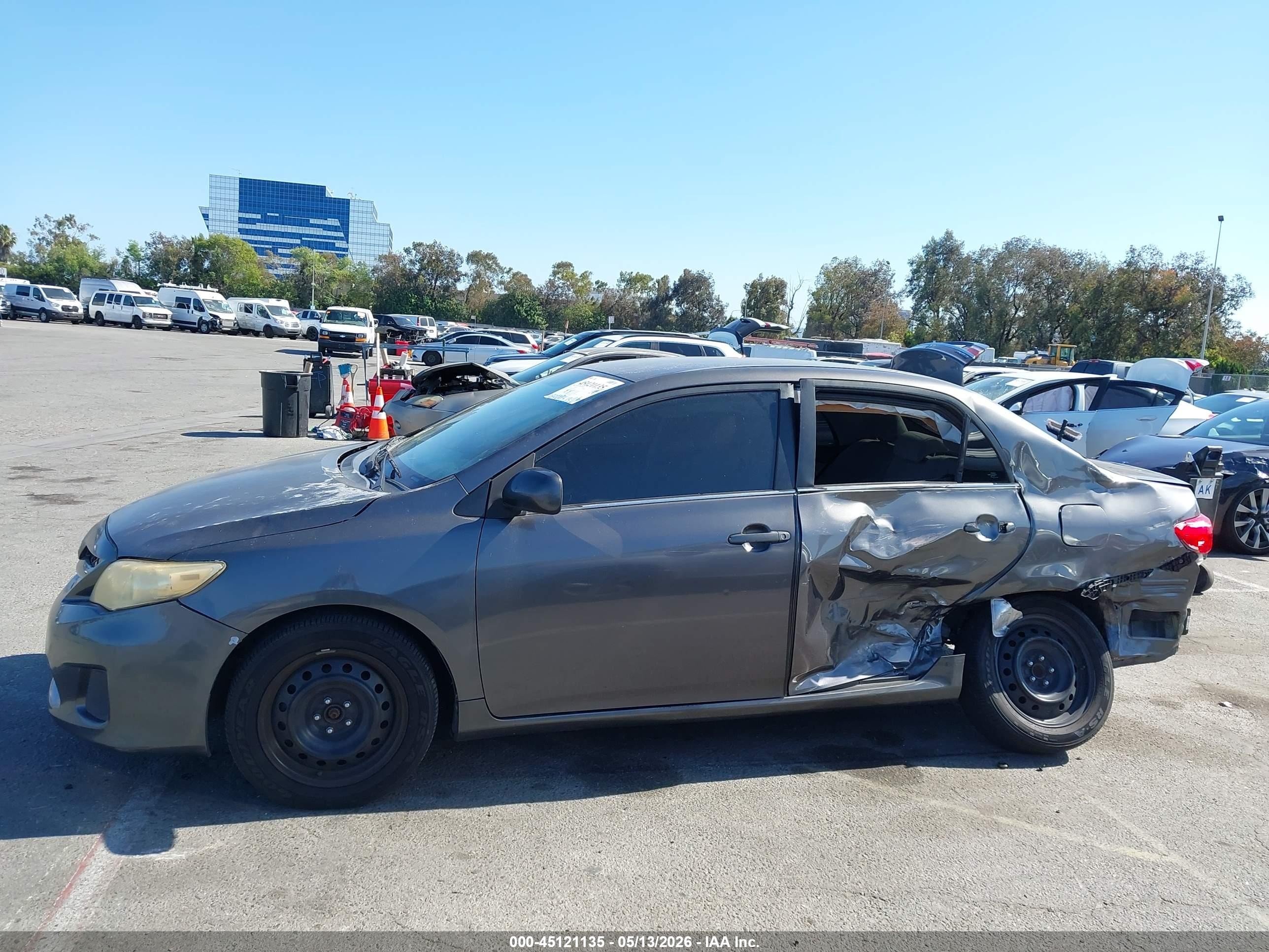2013 Toyota Corolla Le Gray vin: 5YFBU4EE4DP149290