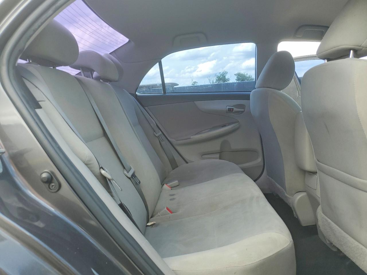 2013 Toyota Corolla Le Серый vin: 5YFBU4EE4DP151430