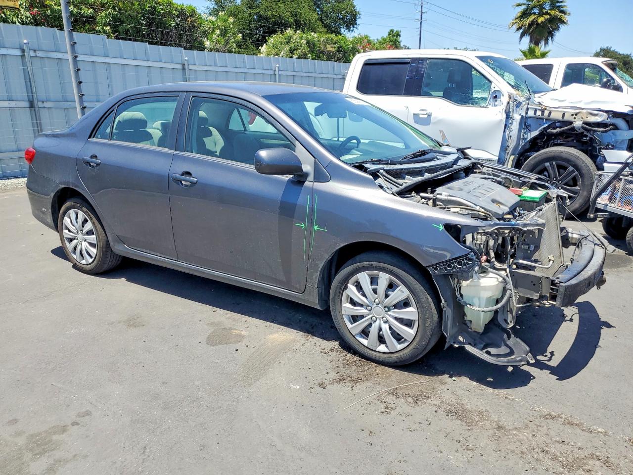 2013 Toyota Corolla Le Charcoal vin: 5YFBU4EE4DP152237