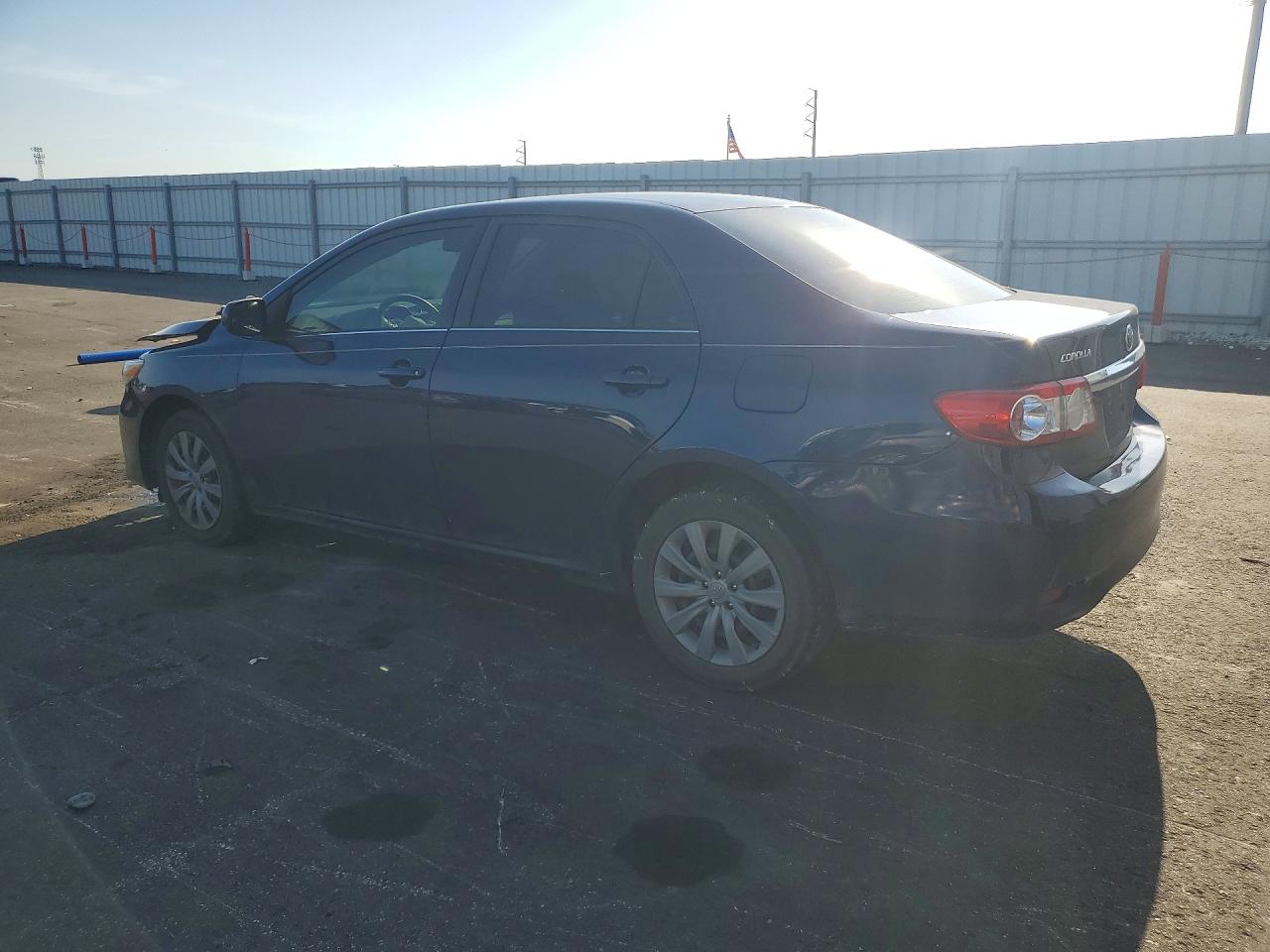 2013 Toyota Corolla Le Blue vin: 5YFBU4EE4DP153582